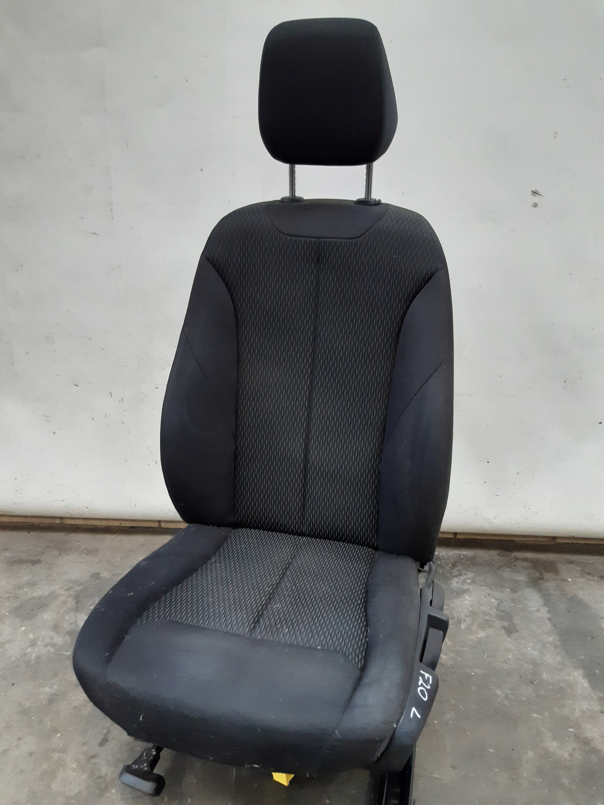 Sitz grzany links BMW F20