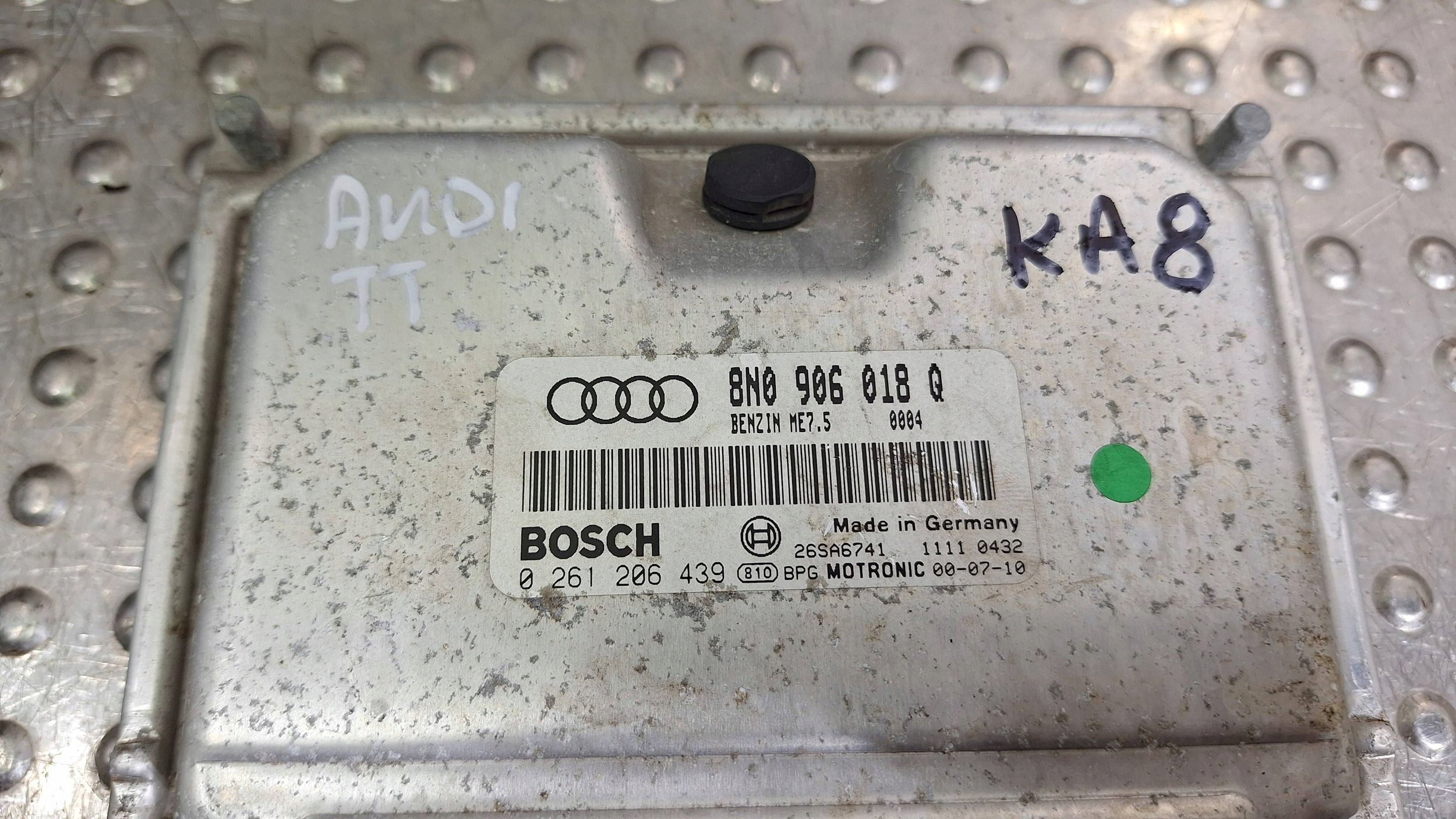 computer control unit of the engine 8N0906018Q 0261206439 AUDI TT 8N 1.8T