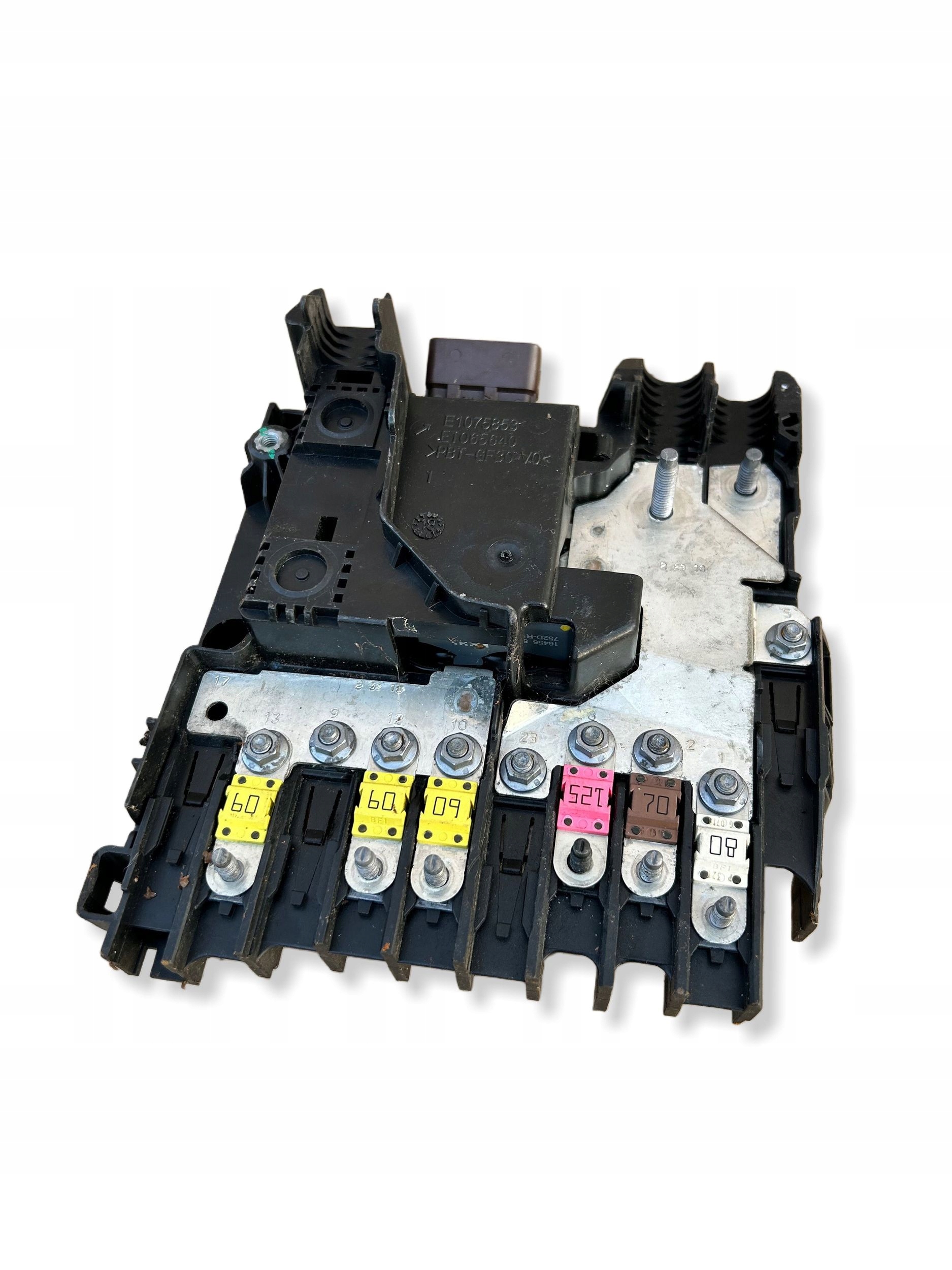 блок предохранителей CITROEN peugeot 9831821480