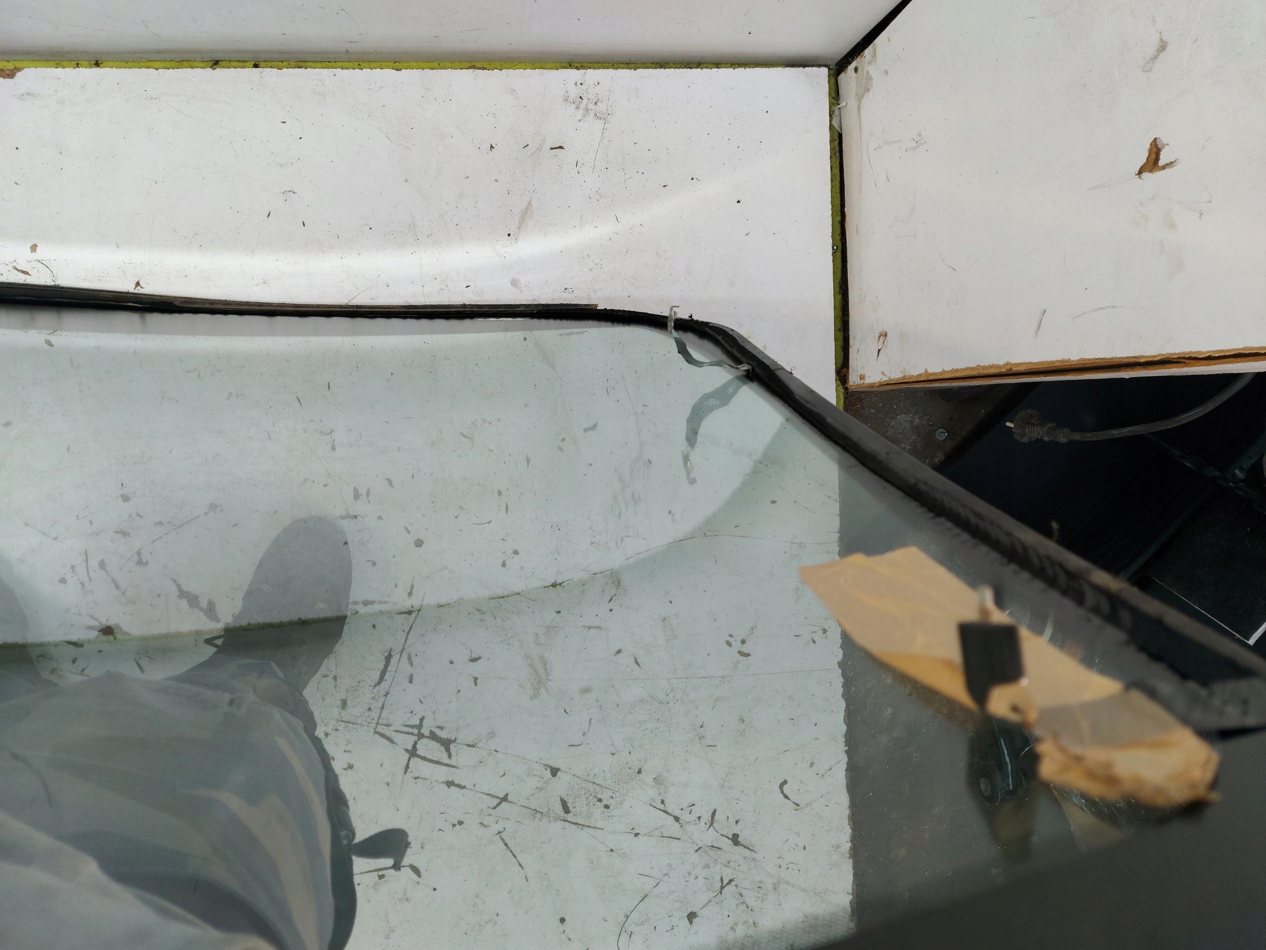 Ford Transit Custom window iron front GRZANA