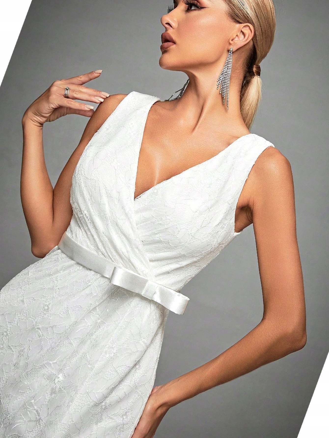 Svatební krajkové šaty s vysokým rozparkem Mgiacy M 38