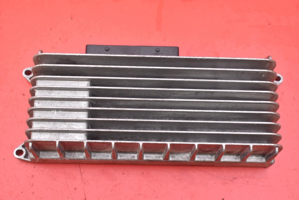 amplifier RADIA 8T0035223Q AUDI A4 B8 07-11