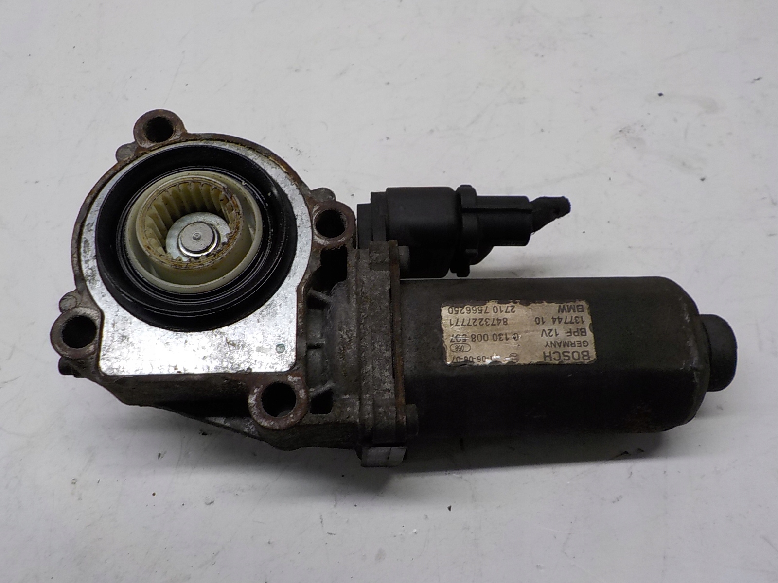 BMW X3 (E83) control KATOWA REDUKTOR 0130008507 7566250 XXZ