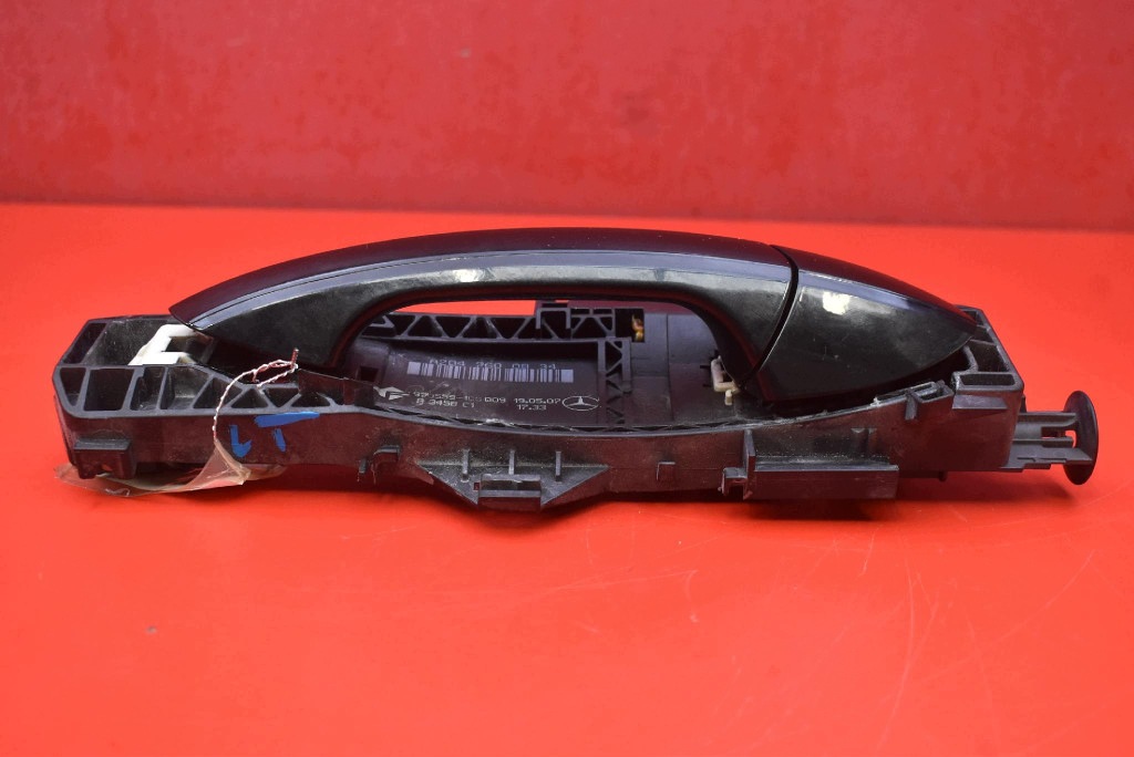 handle right front front 197 A2047600834 MERCEDES C-KLASA W204 07-14
