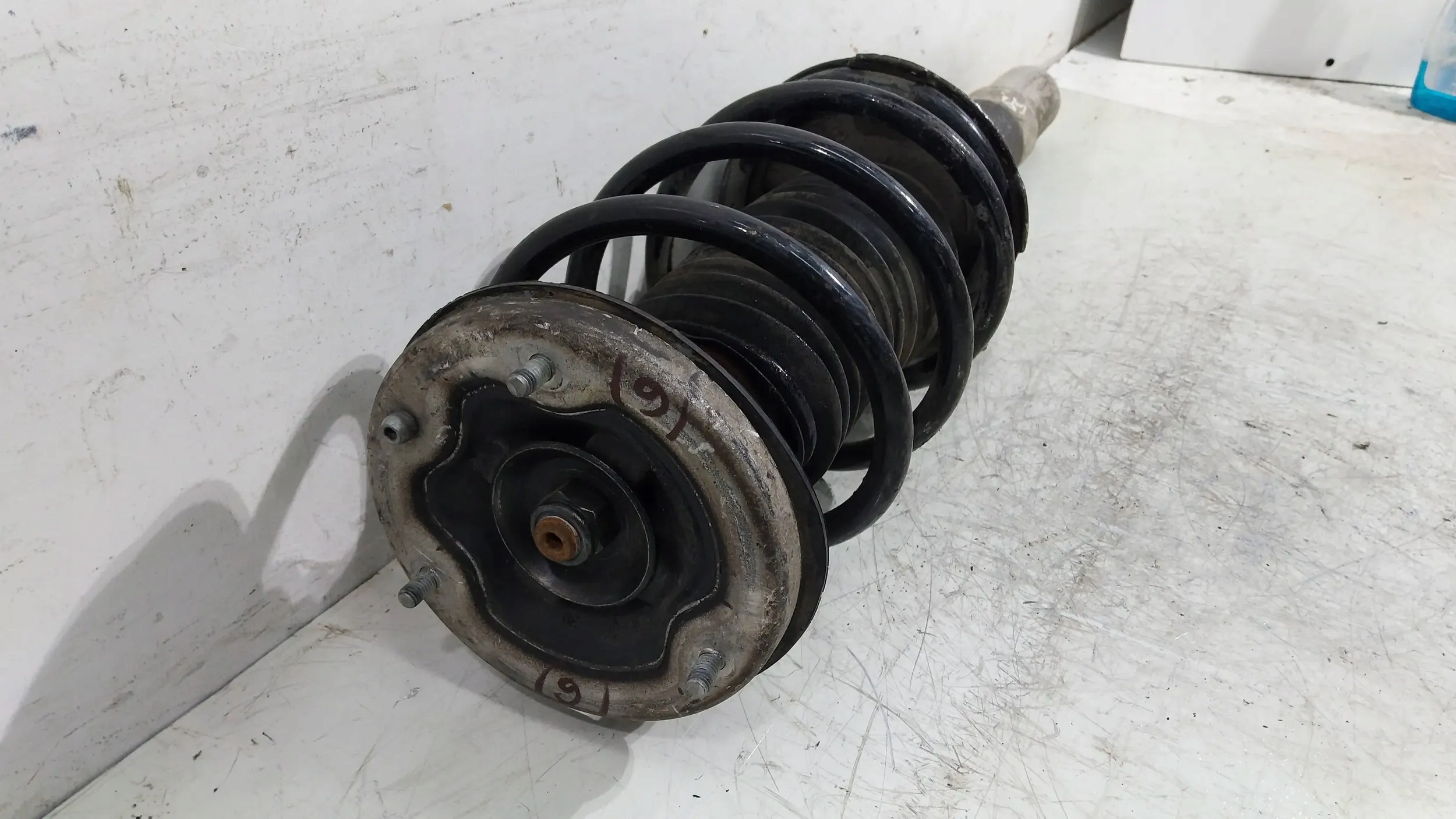 shock absorber right front 6753188 BMW E65