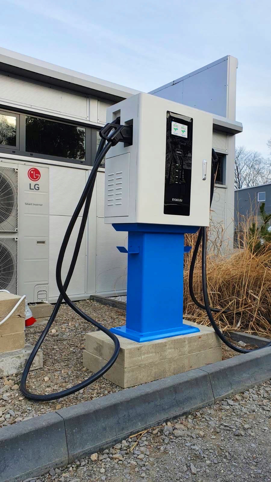 Stacja ładowania EV365 Model DC1 1x40 kW terminal Rodzaj złącza Typ 2 CSS