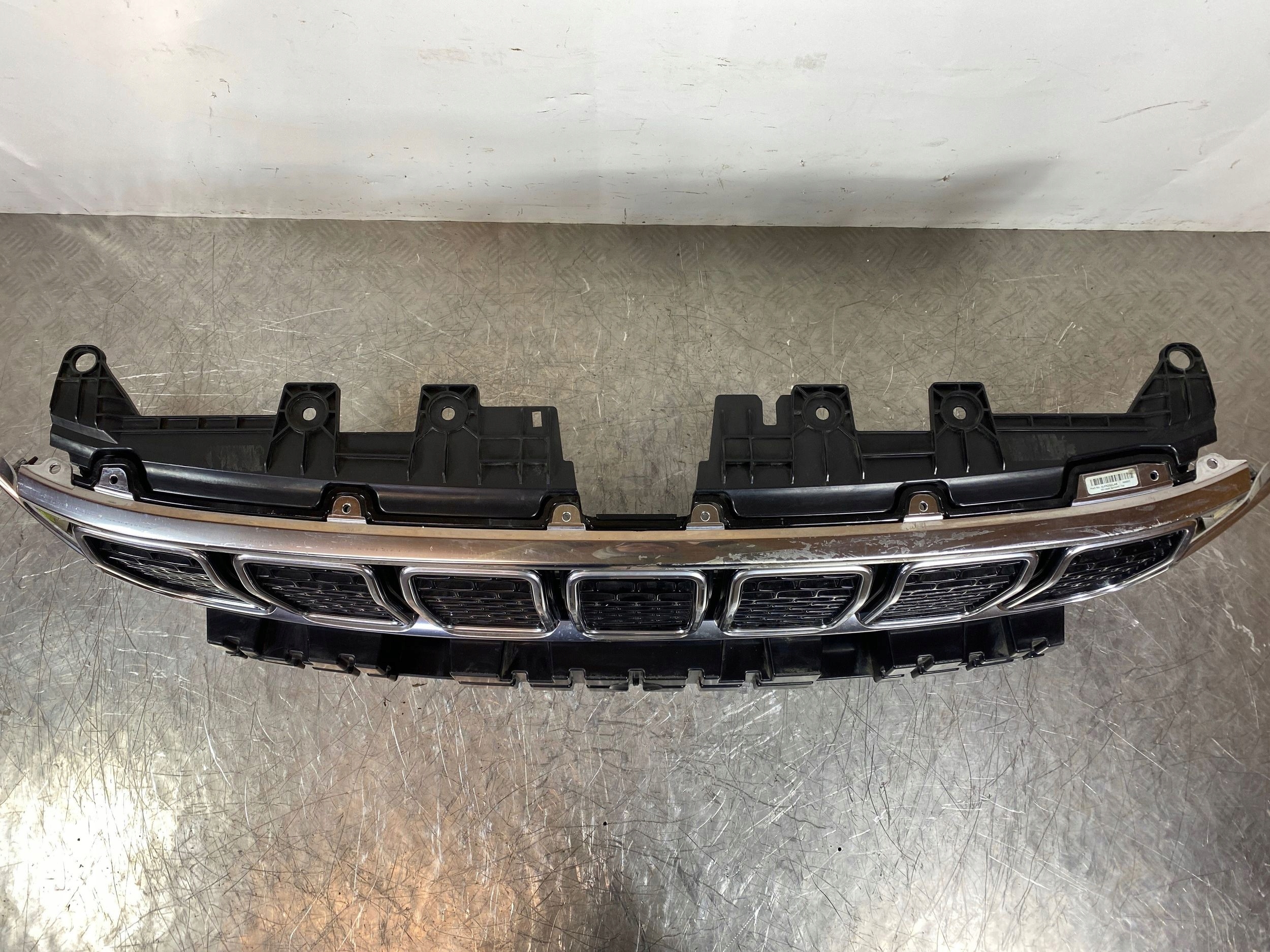 2022 Grand WAGONEER решетка радиатора) 6UF64SZLAB