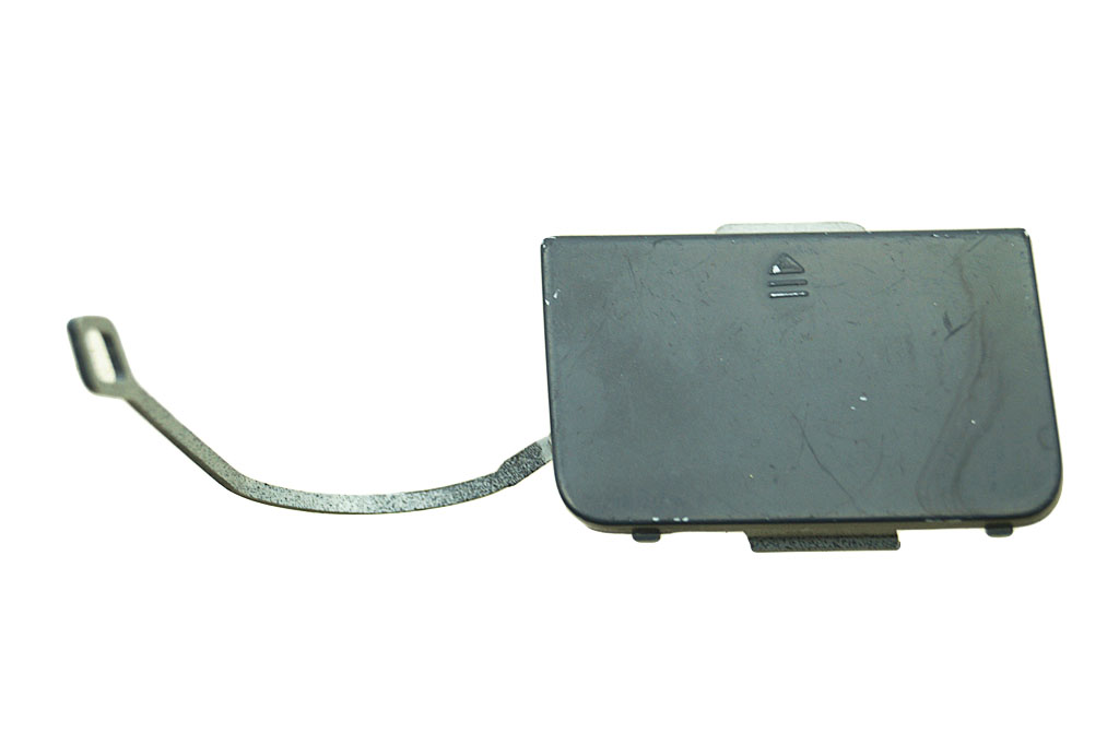 ZAŚLEPKA HAKA ZDERZAKA PRZÓD MERCEDES C-KLASA W204