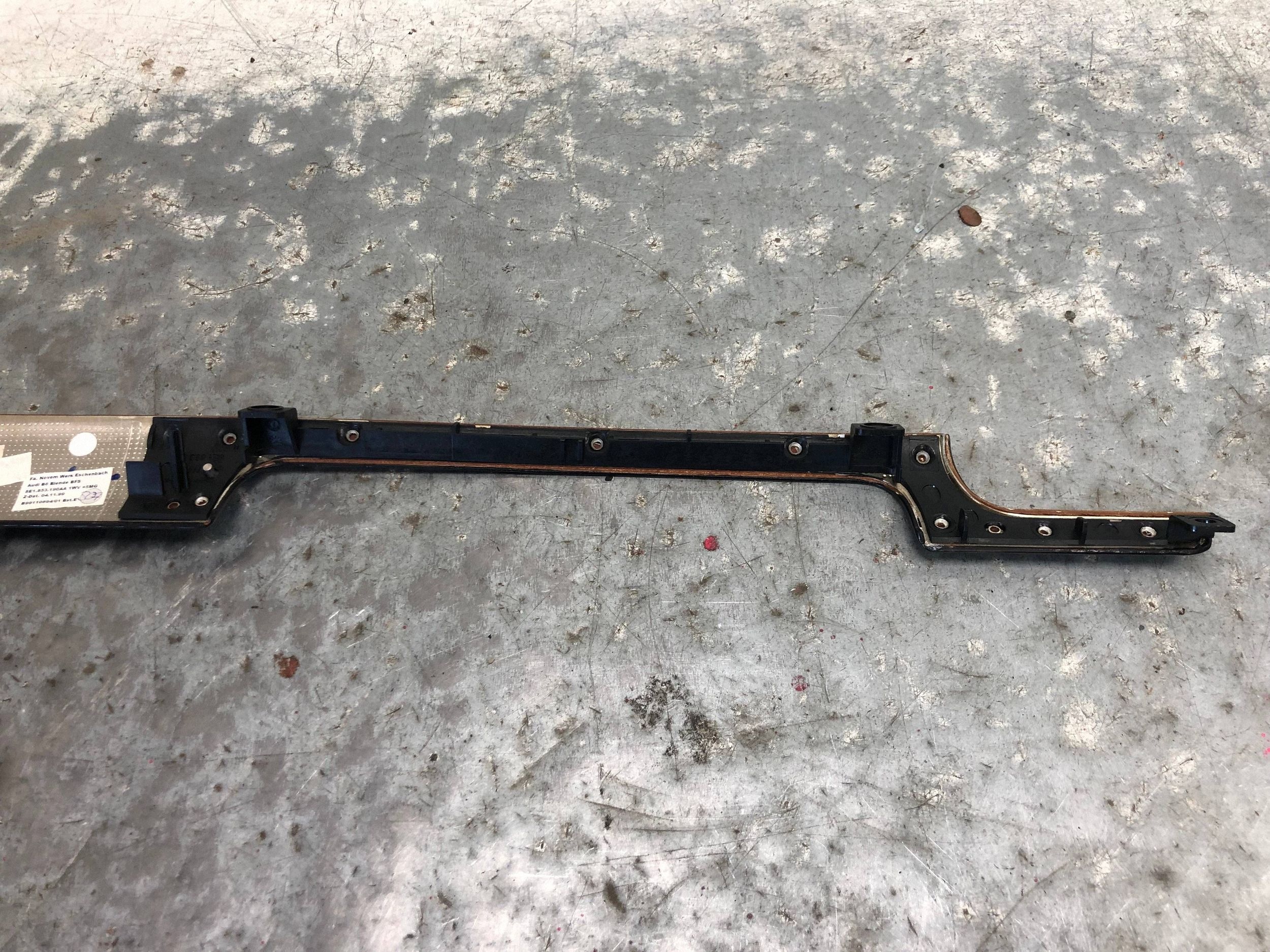 Moulage DEKOR Console 1WV AUDI A4 B6 8E1853190AA