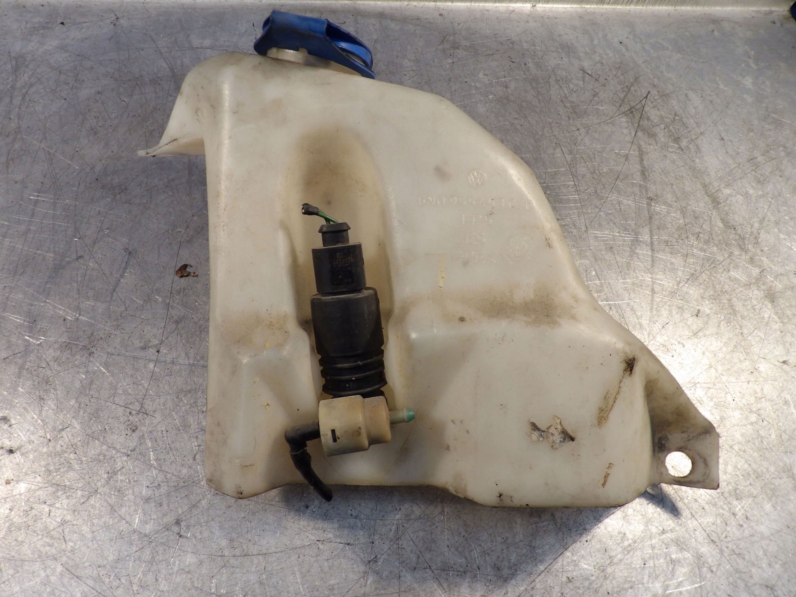 BEHÄLTER SPRITZDÜSE VW LUPO 1,7SDI 6N0955453C/D