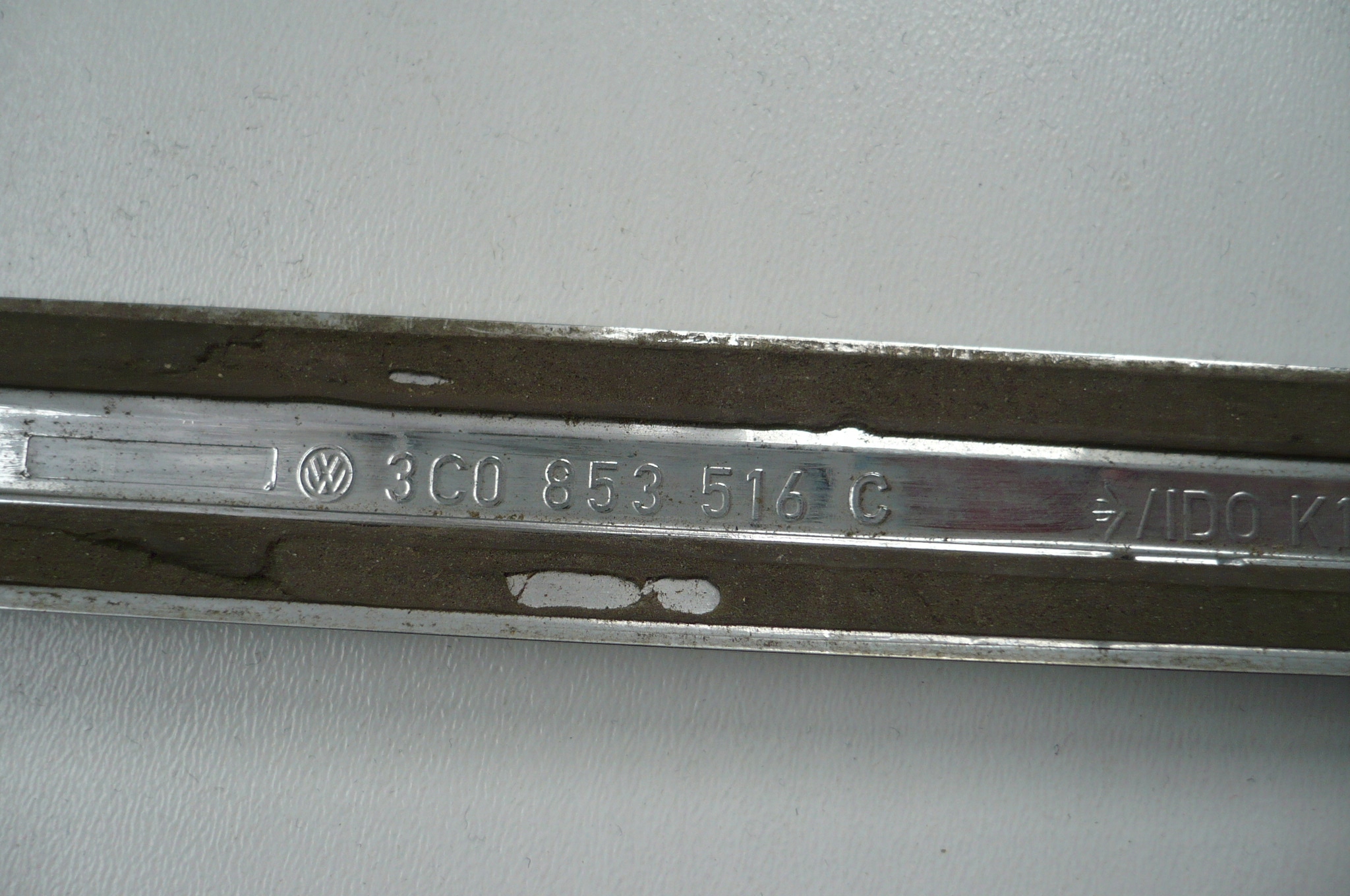VW PASSAT B6 05- moulding CHROM door right front central DEKOR original