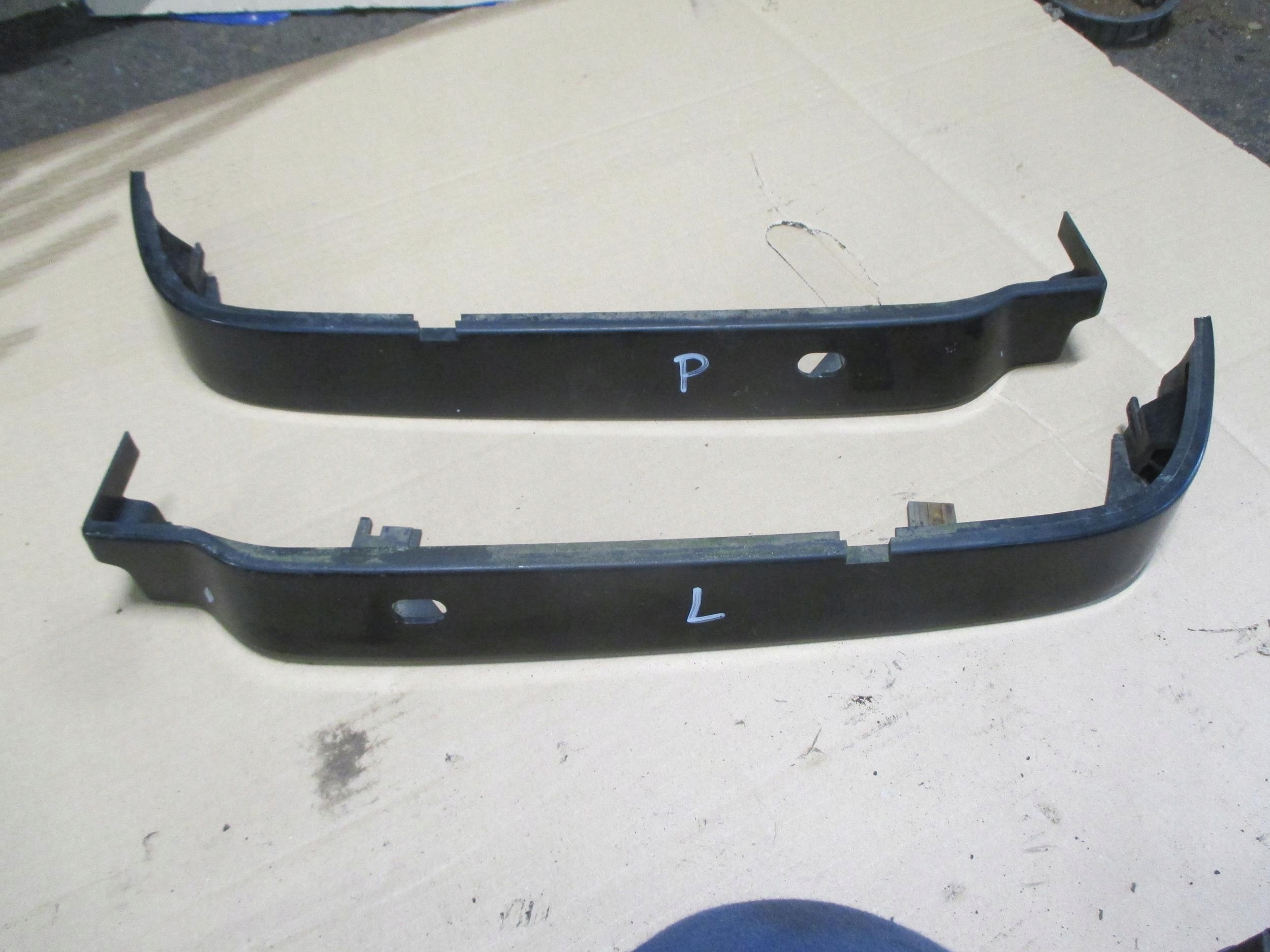 VOLVO 850 KOMBI 91-96 LISTWA POD LAMPE PRZÓD