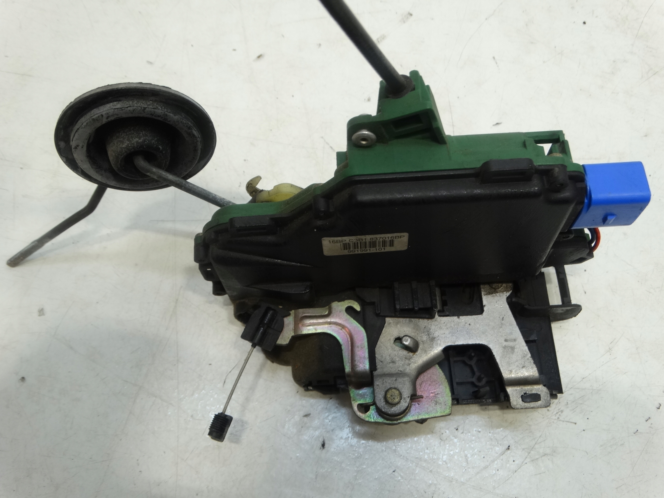 lock door right front VOLKSWAGEN T5 T6 16BP C3B1 837016BP