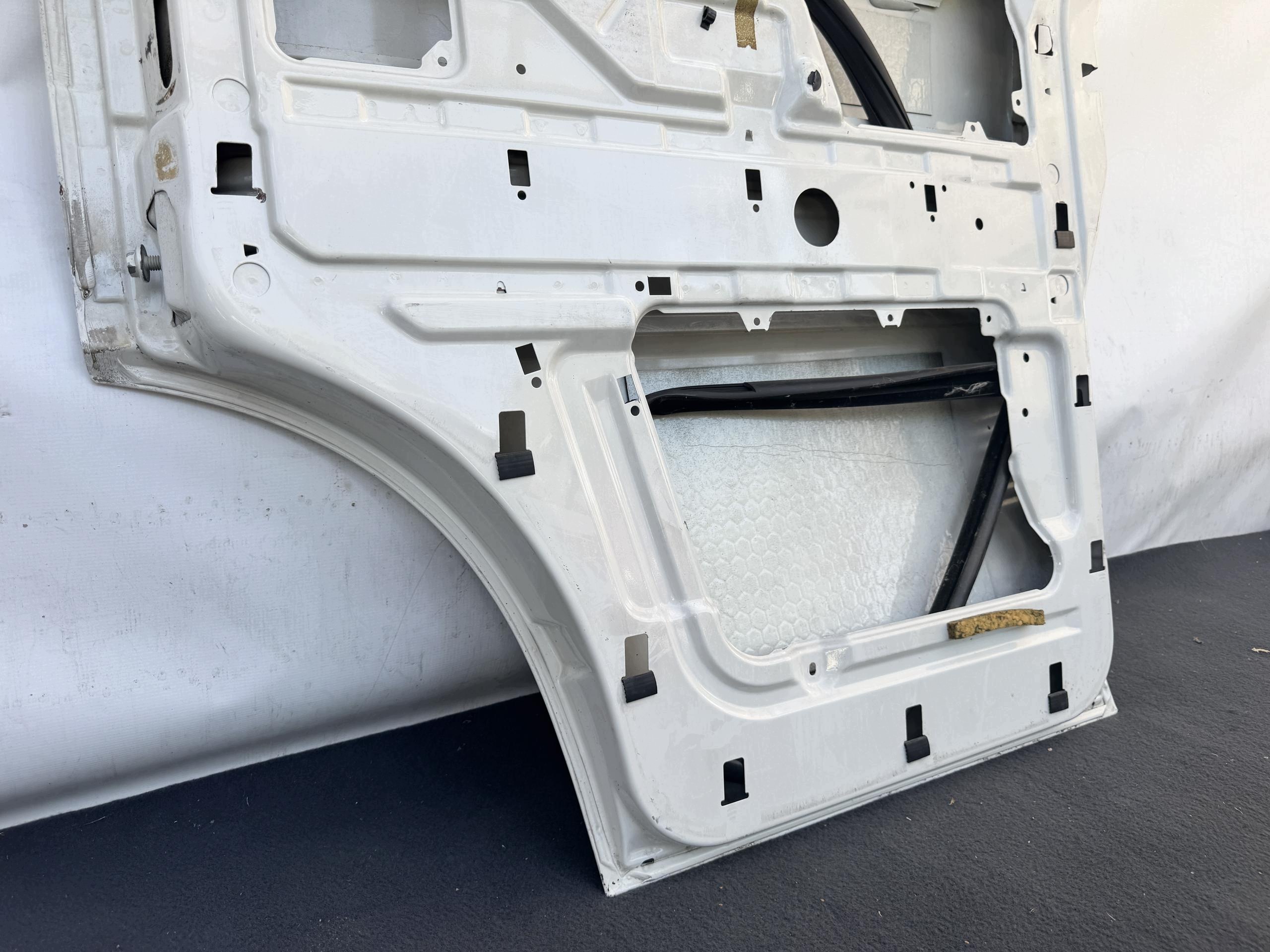 VW TRANSPORTER T4 96- door front right BIALE right front ORYGINALNE