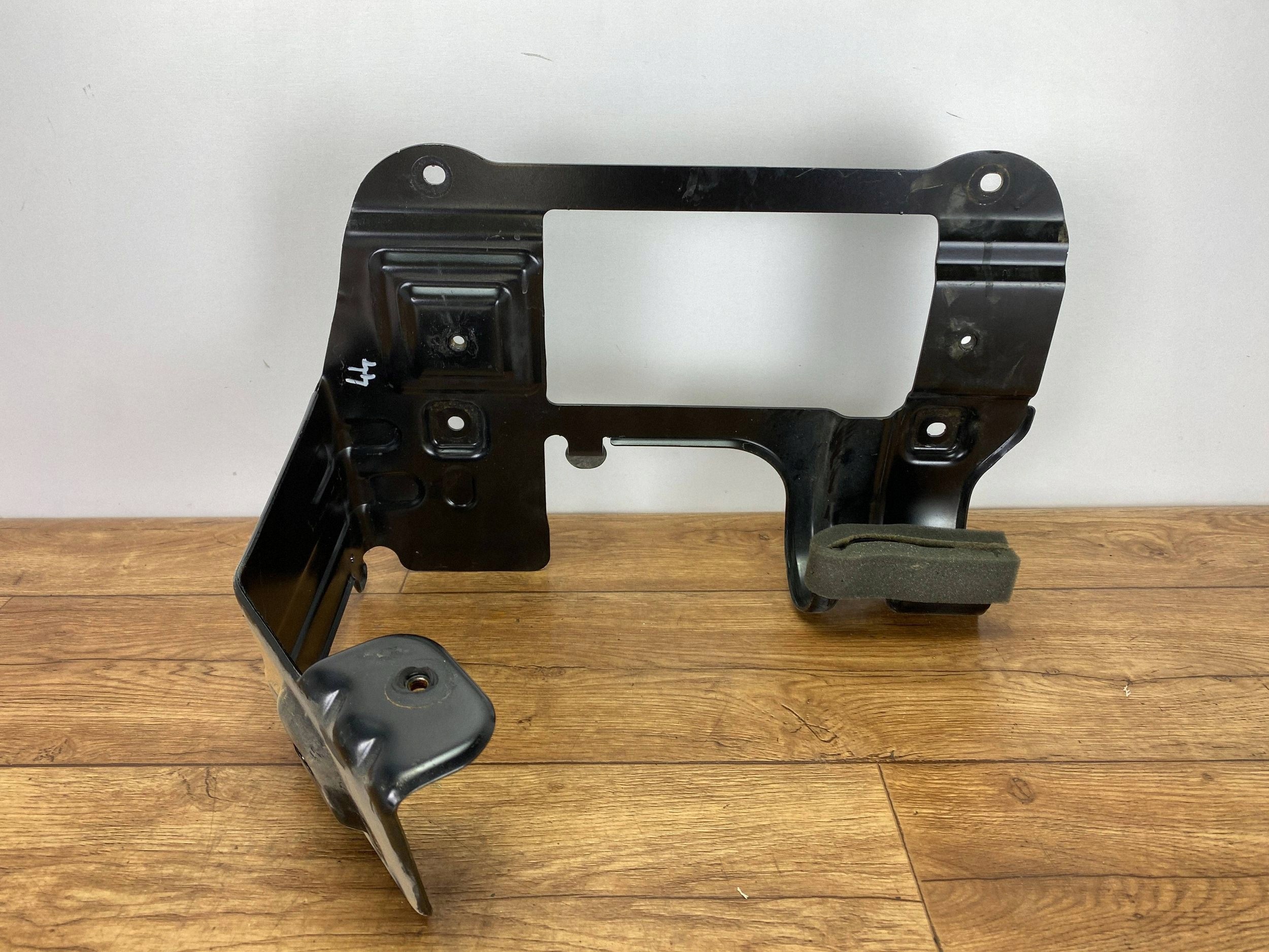 Support plaque subwoofera Ford Mustang VI 2015+