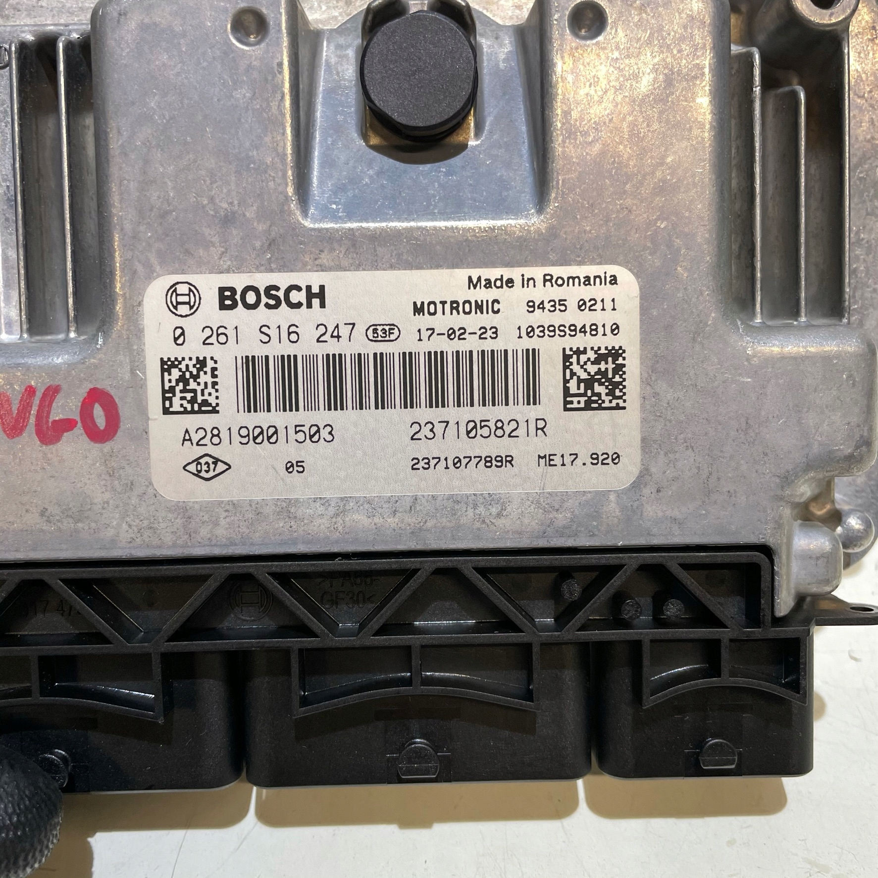 RENAULT TWINGO III 0.9 TCE COMPUTER 237105821R
