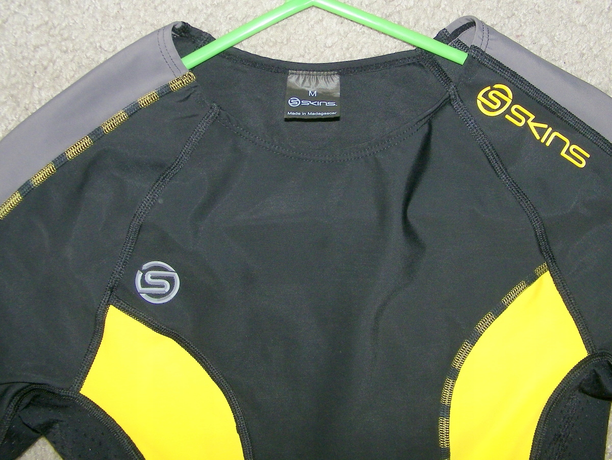 SKINS Compression - KOSZULKA DO BIEGANIA - rozm M - JAK NOWA !!! EAN (GTIN) 6438076383996