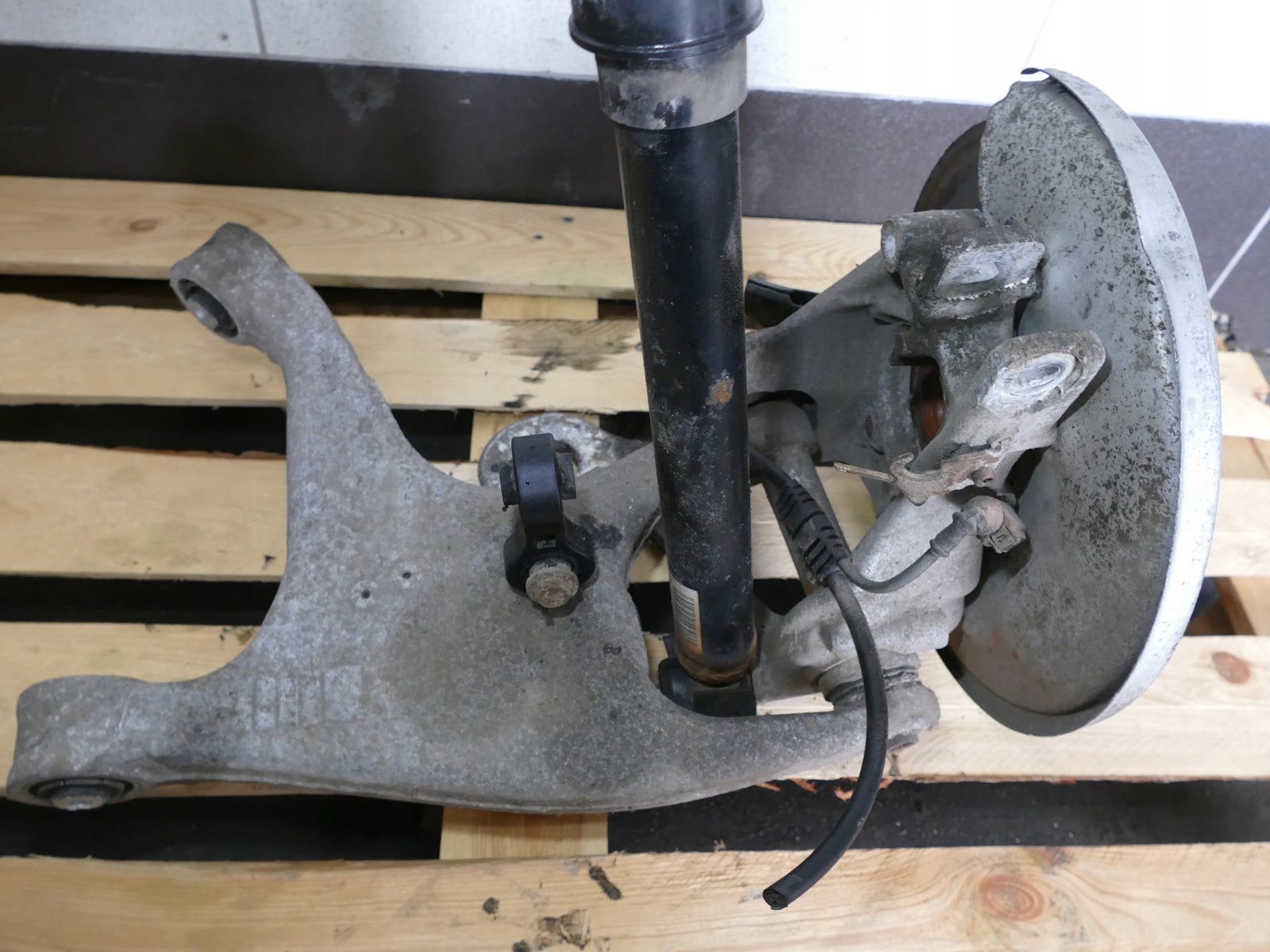 AUDI A4 B8 2.0 TDI QUATTRO schenkel Querlenker Bremsscheibe links heck Achsträger