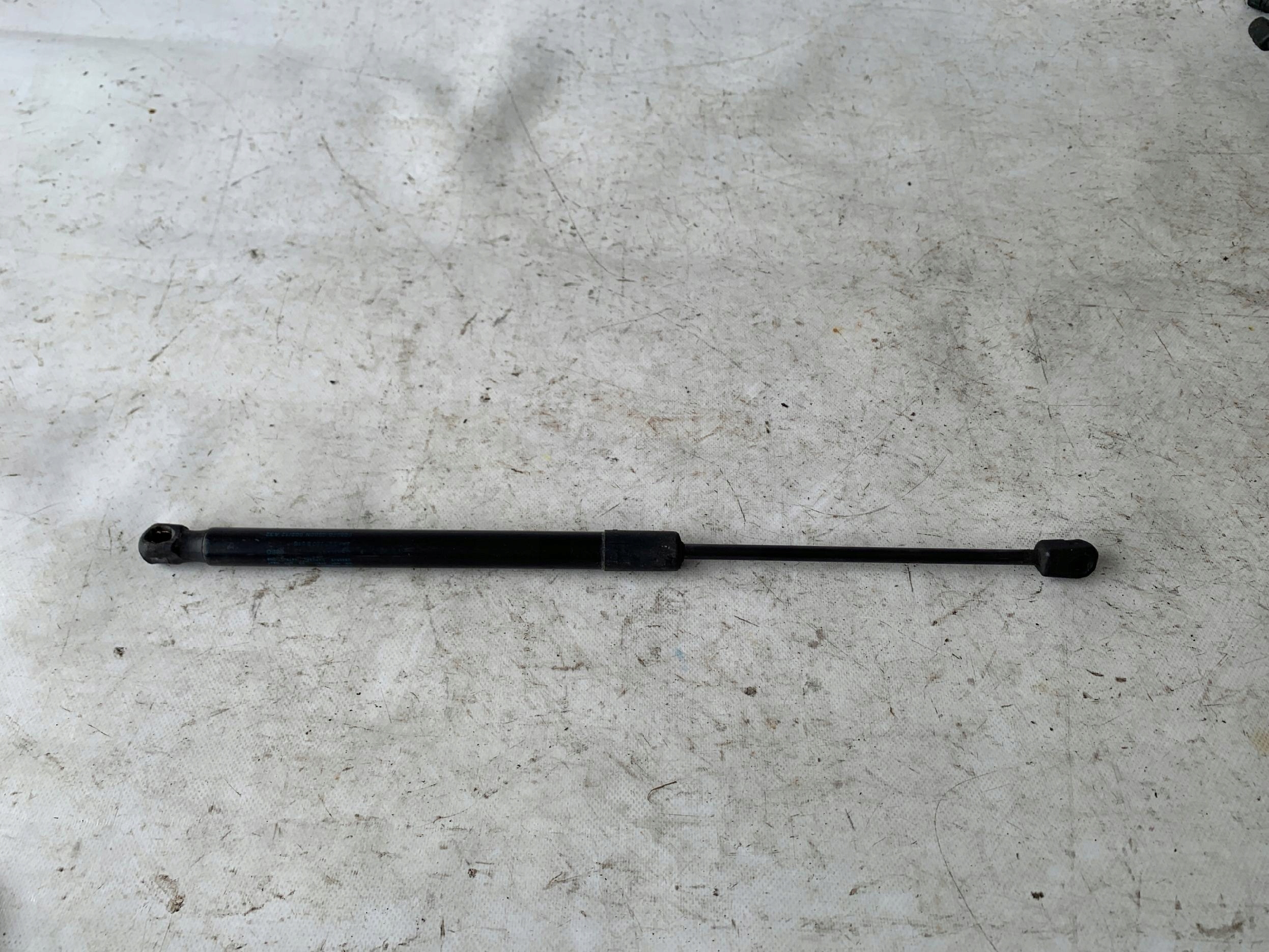 # dämpfer heckklappe heck VW PASSAT B7 KOMBI 3AF827550B