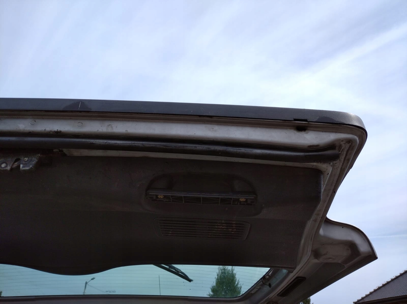 CITROEN BERLINGO I 1 LIFT II PEUGEOT PARTNER SZYBA KLAPA BAGAŻNIKA TYŁ EZRC Kolor srebrny