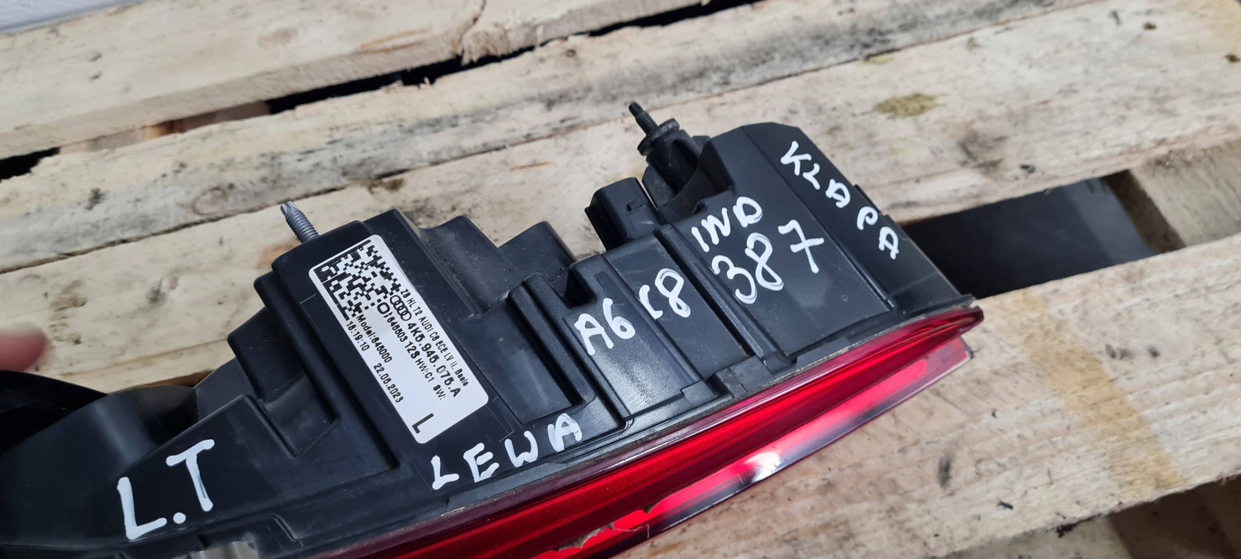 A6 C8 4K light LED left left rear part to the bonnet 23R 4K5945075A