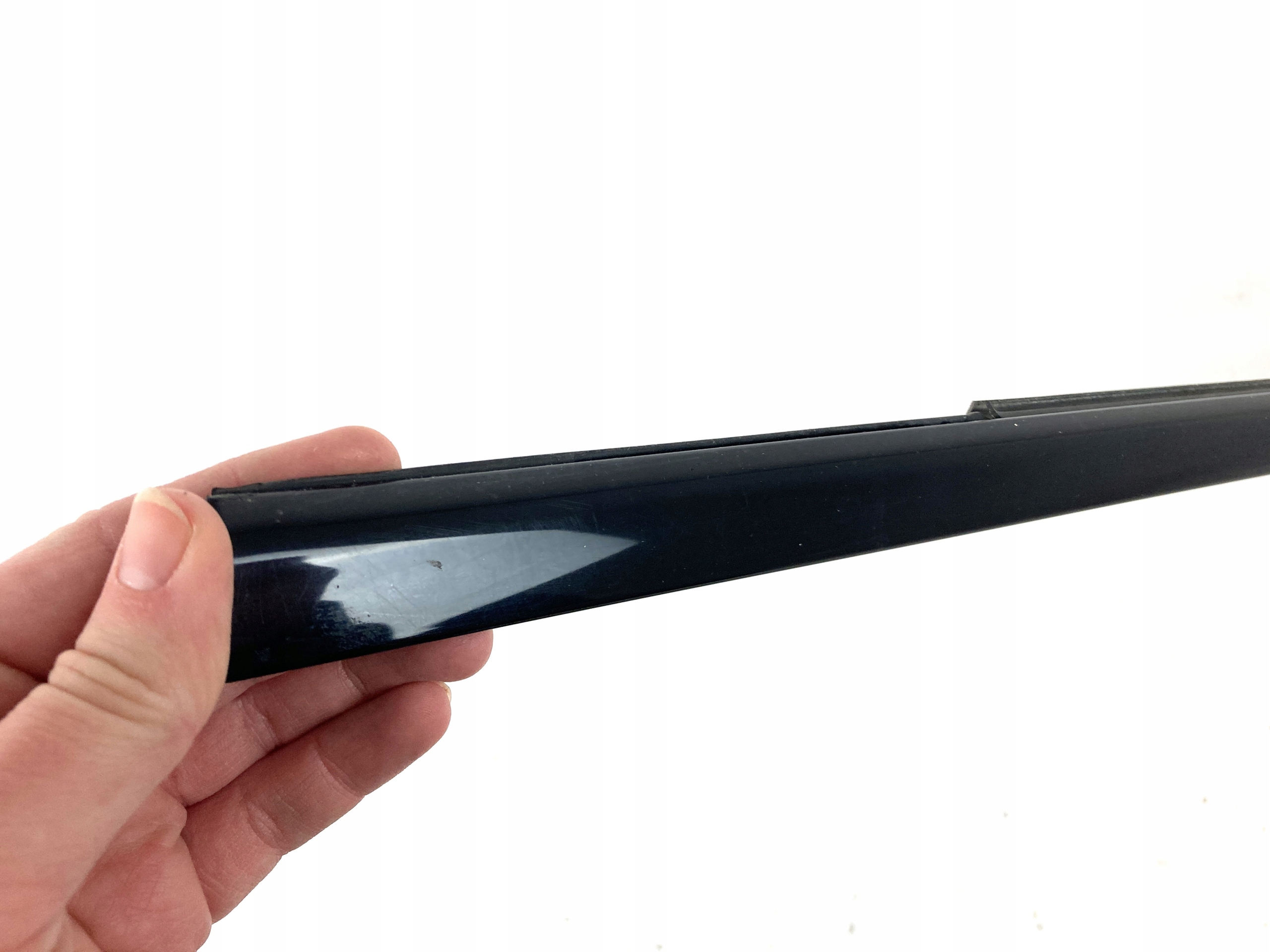 Chrysler Pacifica 2017-25 gasket exterior windows zbierak right rear part