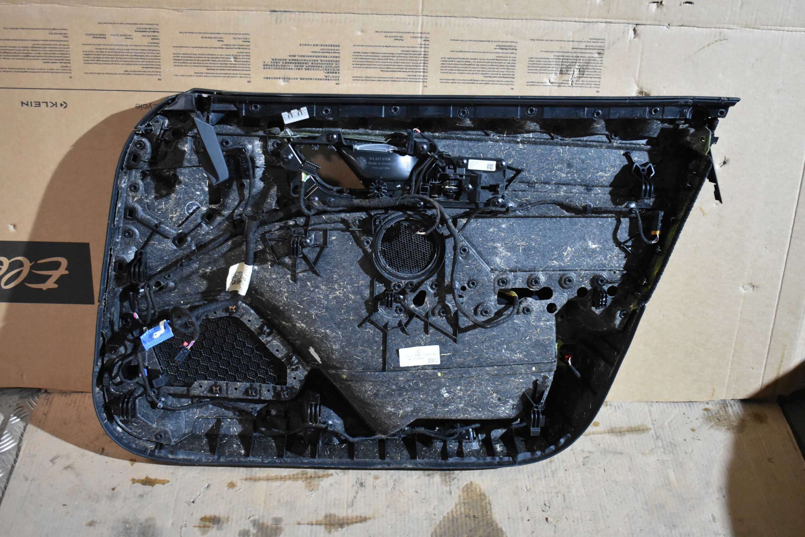 upholstery side door front left PORSCHE TAYCAN 1