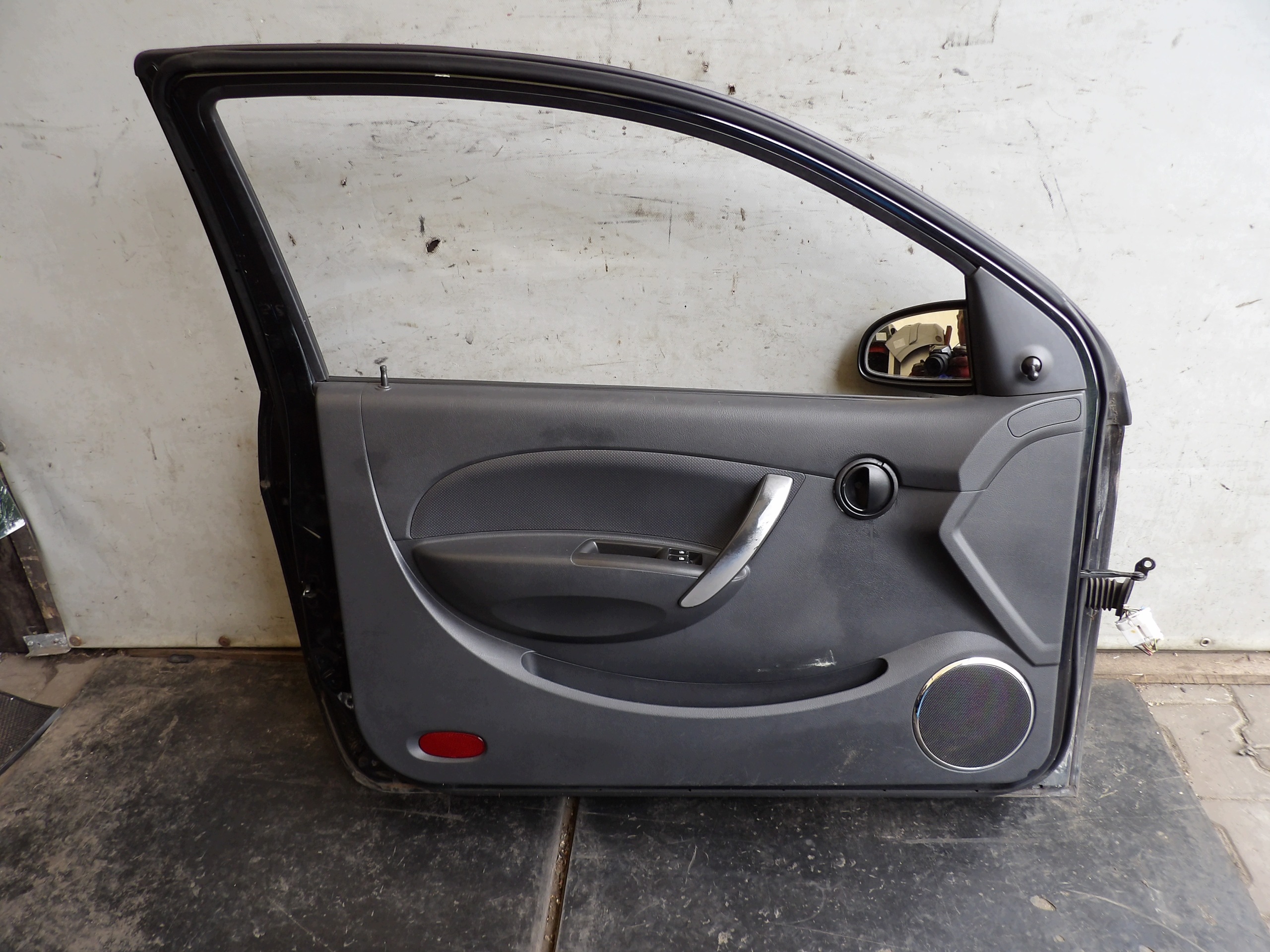 Chevrolet Aveo II T250 door front left 3D