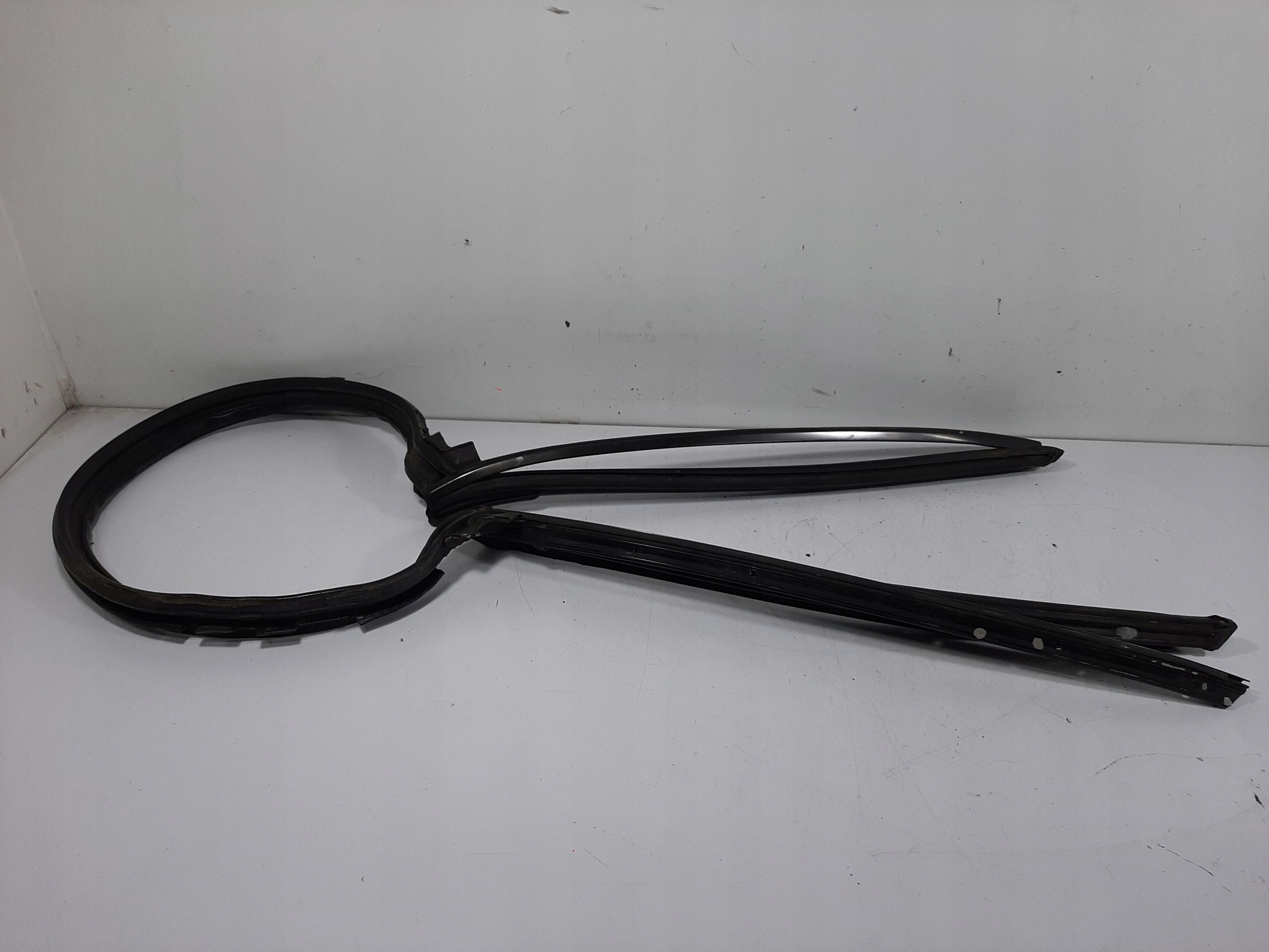 MERCEDES BENZ SLK200 R170 LIFT 02R USZCZELKA SZYBY CZOLOWEJ DACHU