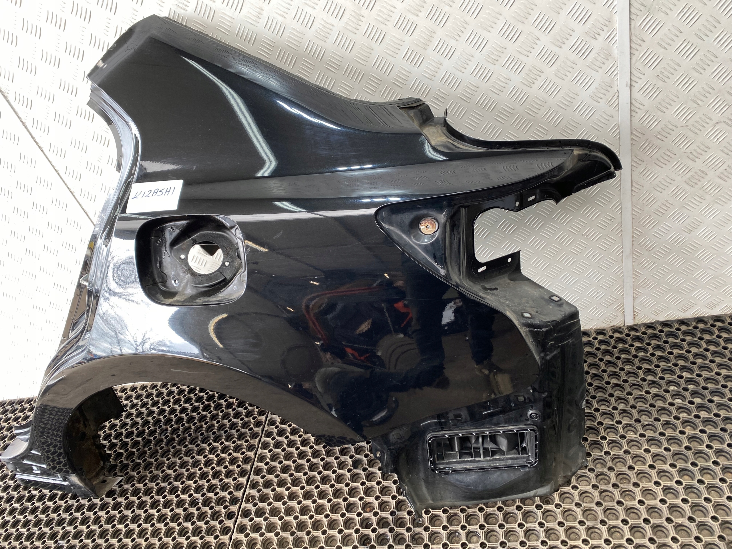 SUZUKI KIZASHI 09-14 fender rear left rear part side mudguard