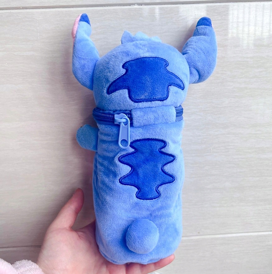 Piórnik Kosmetyczka Stitch pluszowy Saszetka Miś niebieski szkolny kretki EAN (GTIN) 5703851800427