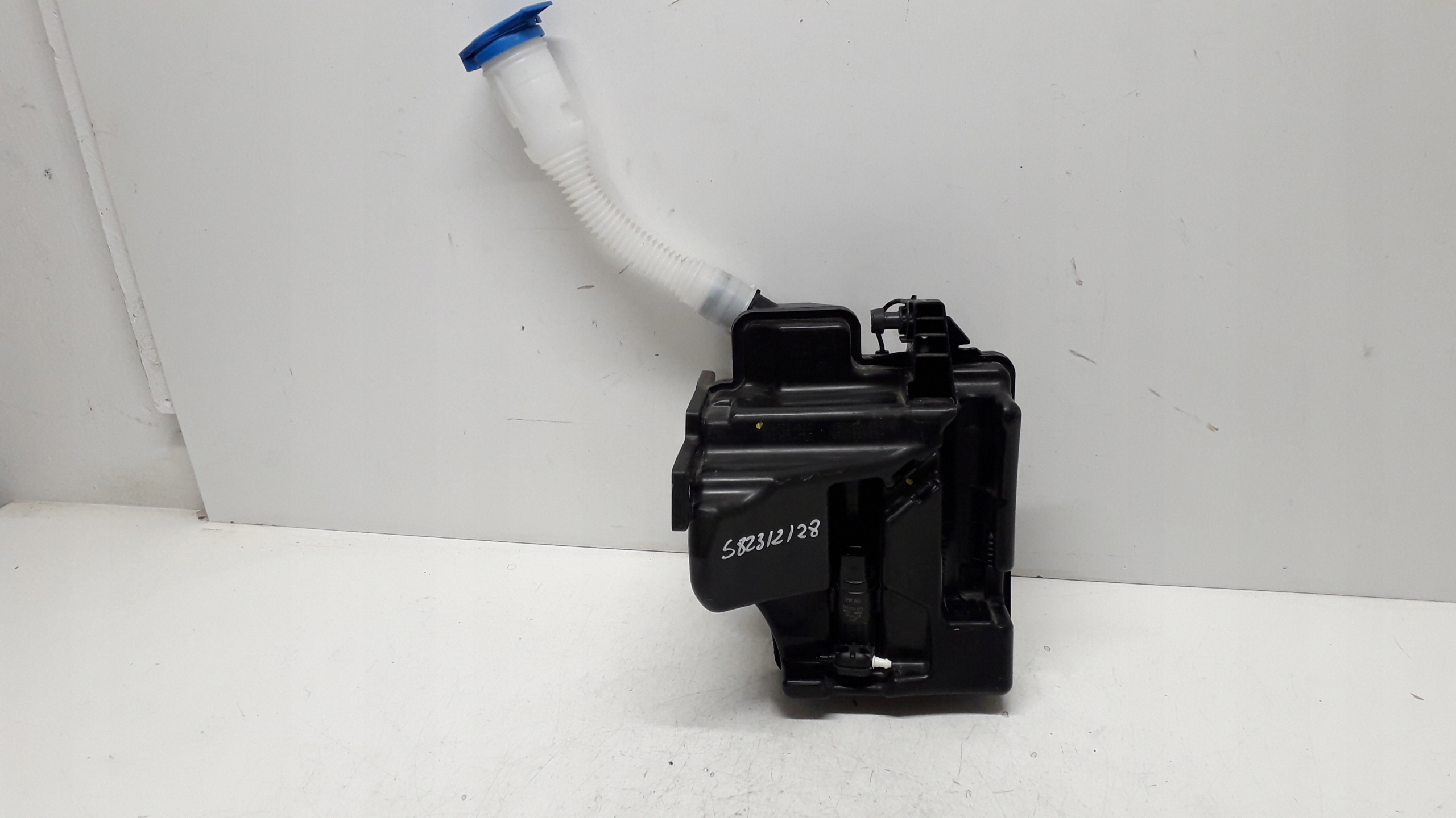 VW AUDI SKODA ZBIORNICZEK SPRYSKIWACZY 6R0955453D