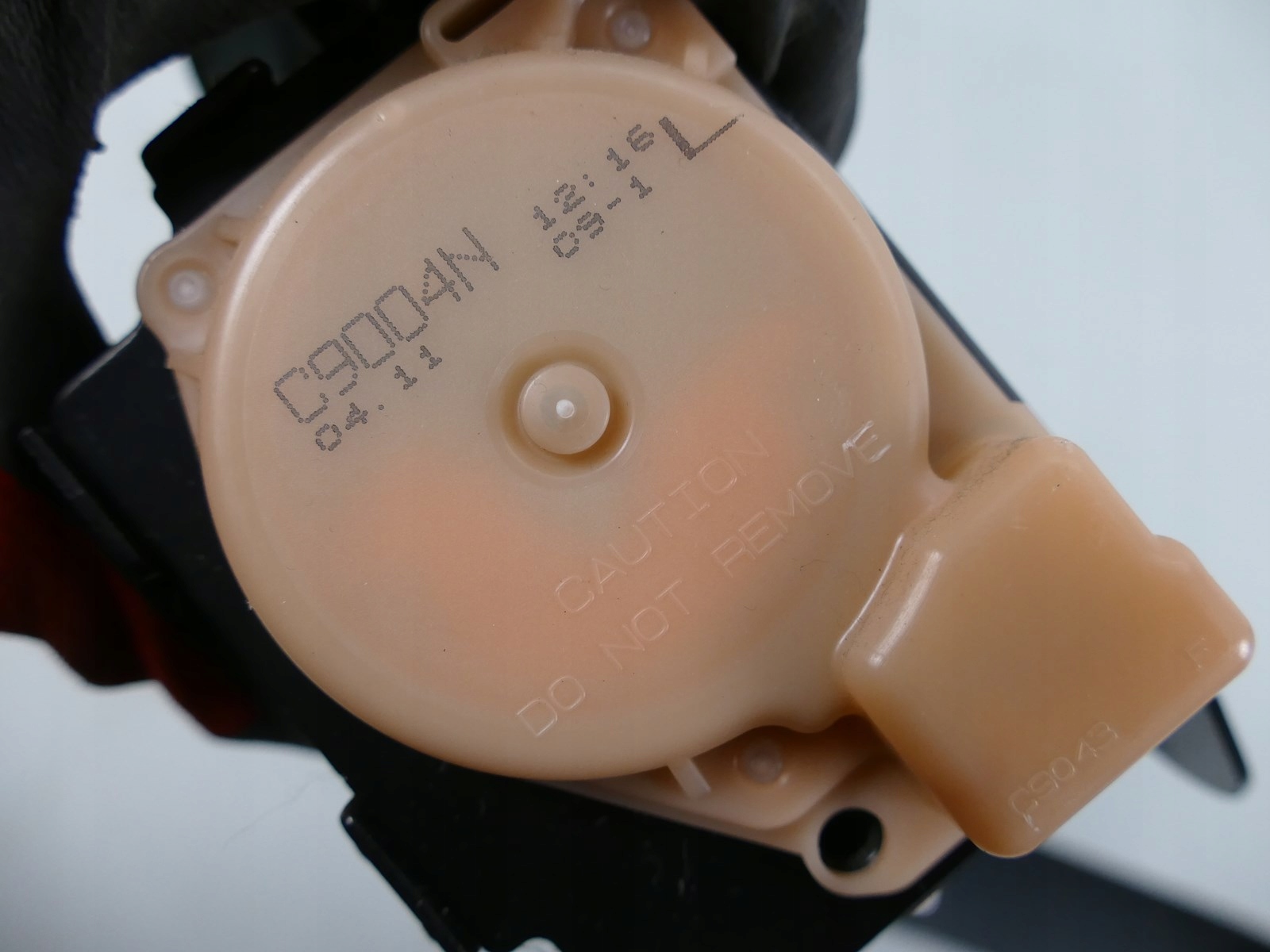 MITSUBISHI OUTLANDER and tension belt safety left front
