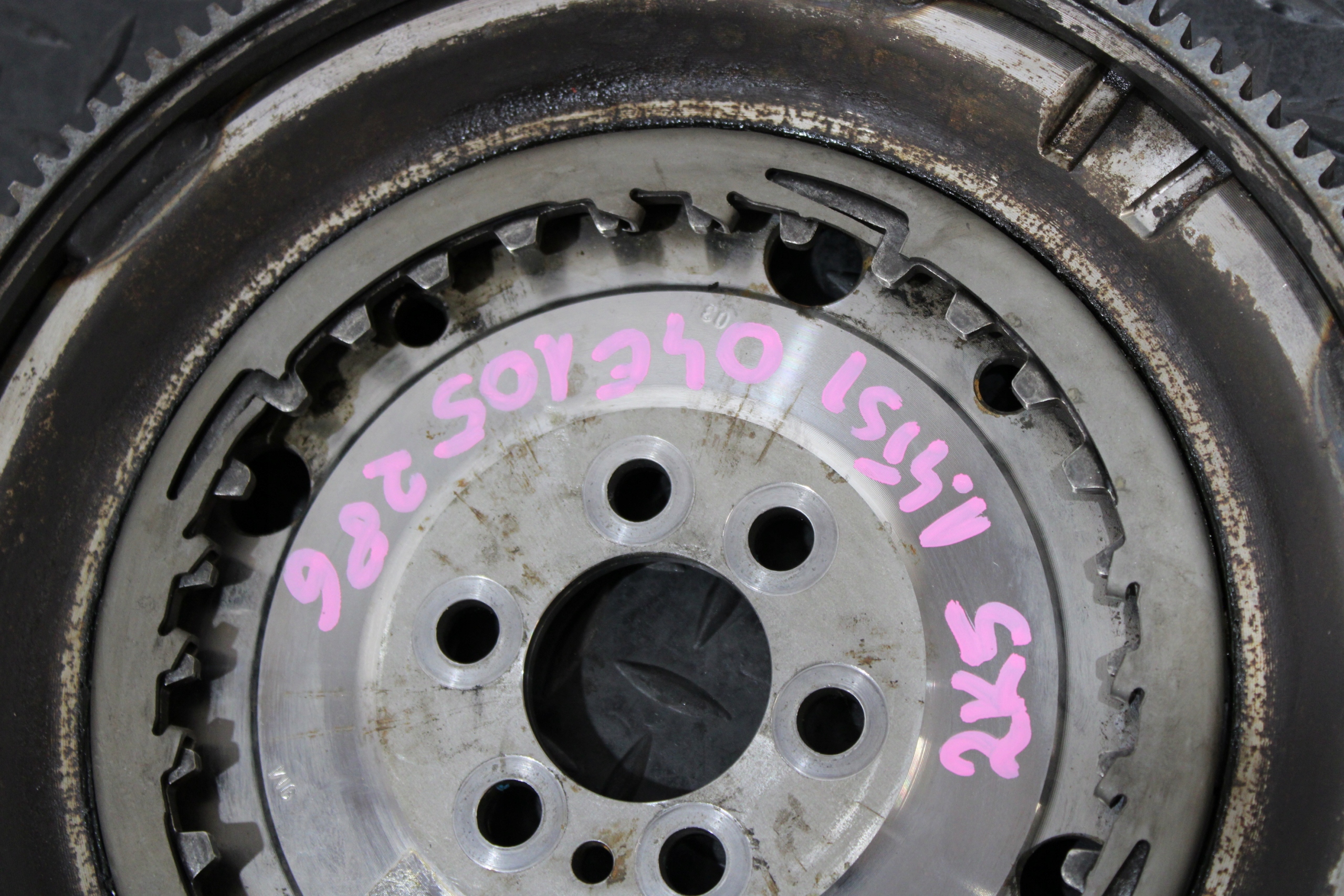wheel flywheel VW CADDY IV 4 2K5 LIFT 04E105286