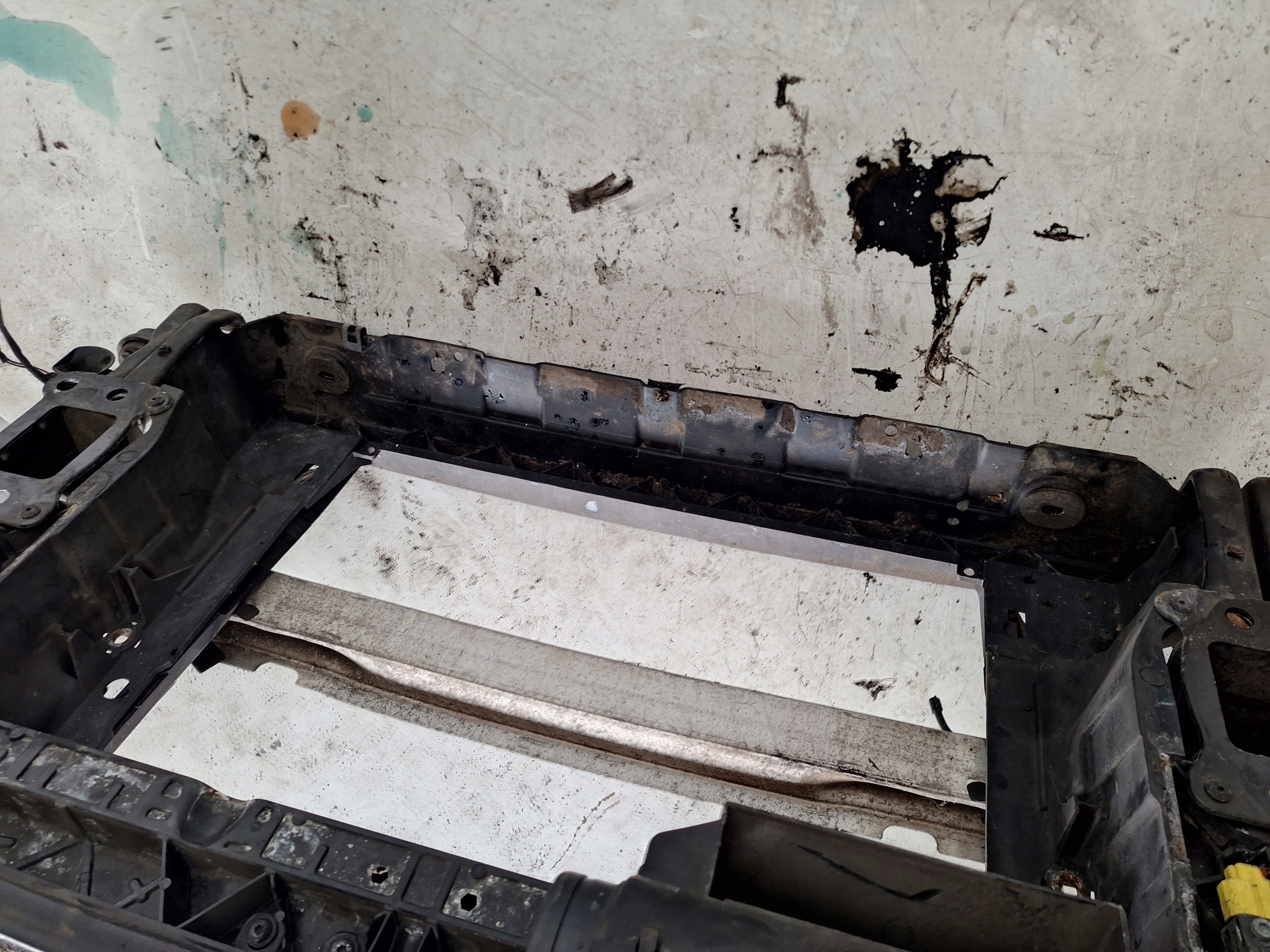 AUDI A3 8P0 LIFT 08-12 support panel for radiators 1.6 / 2.0 TDI