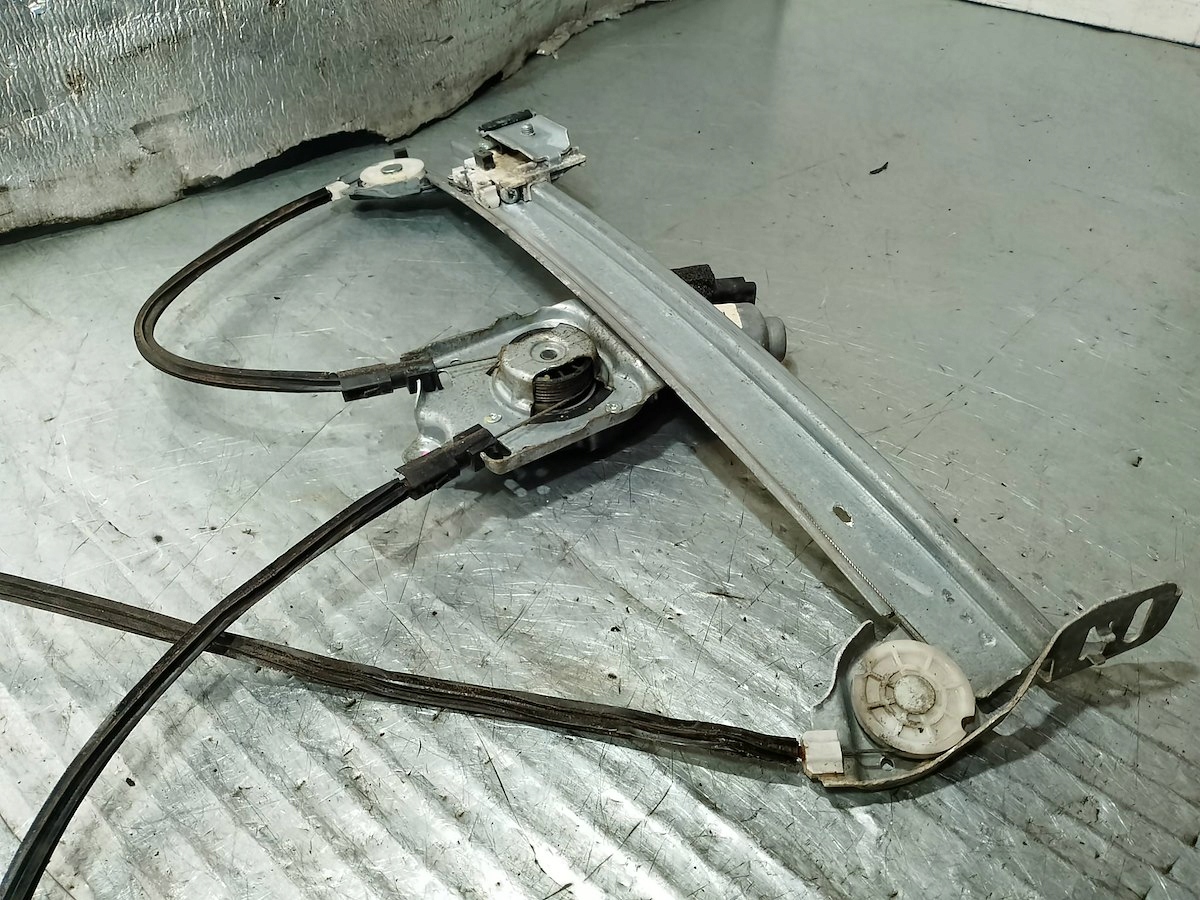 PODNOŚNIK SZYBY PRAWY PRZÓD RENAULT MEGANE II CABRIO 403242 117477 Numer katalogowy części 403242  117477