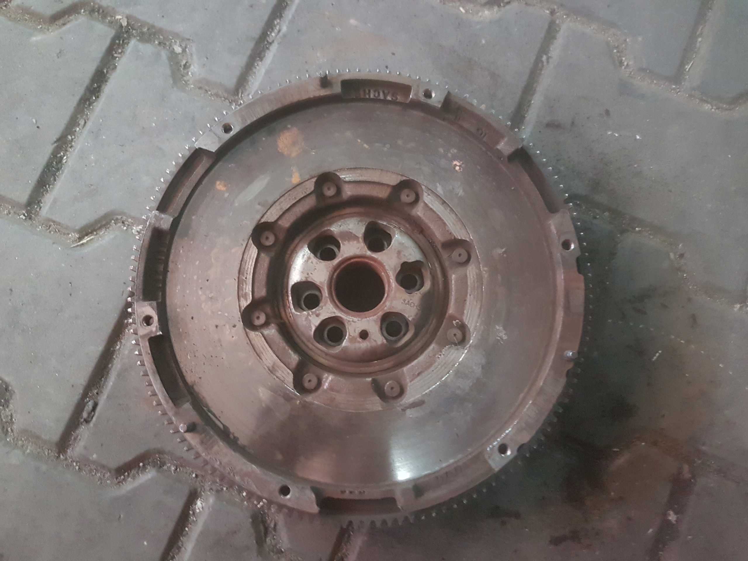 OCTAVIA II LIFT A3 8P 2.0 TDI CFH KOŁO DWUMASOWE