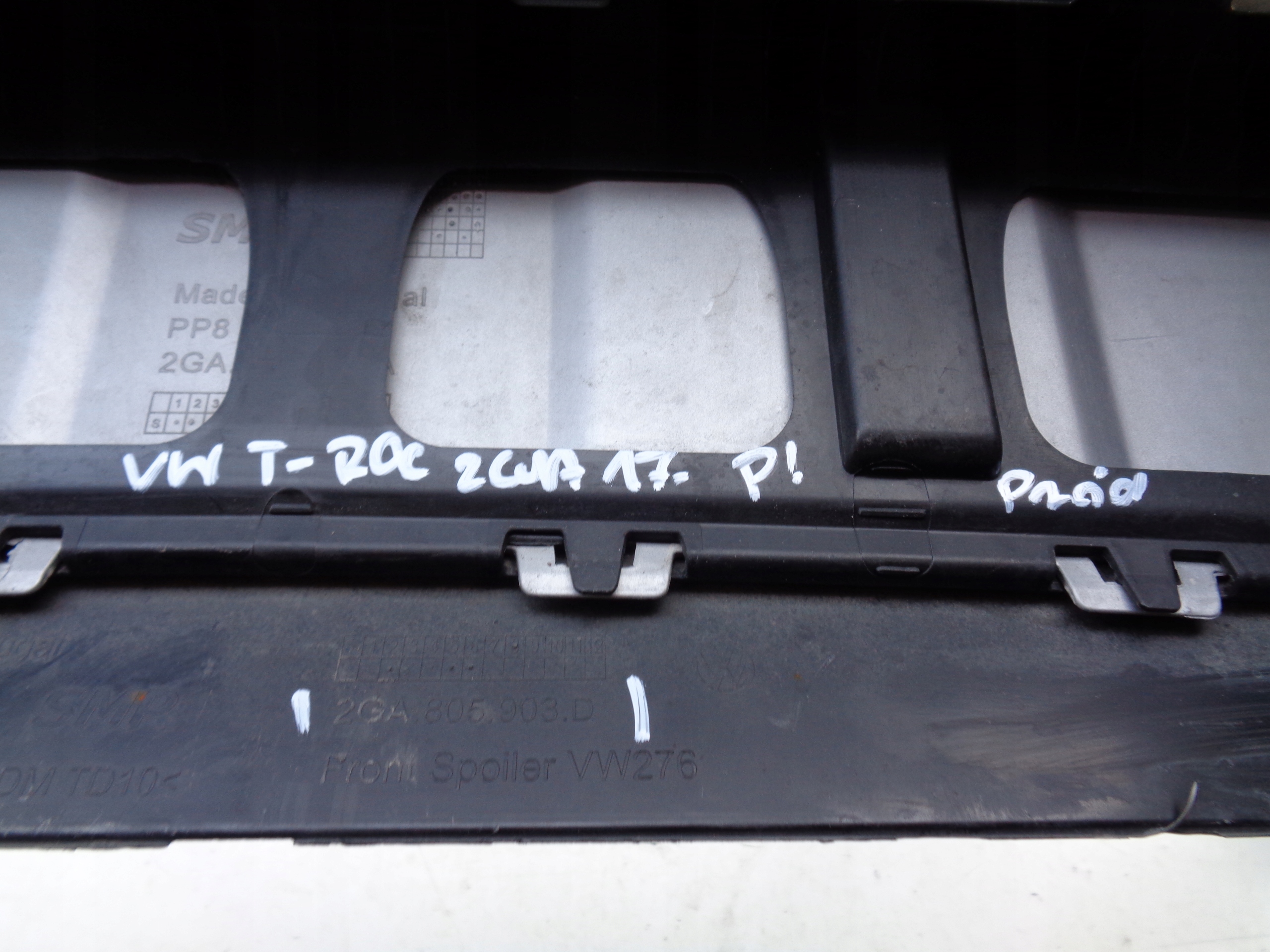 accessories of a bumper front spoiler VW T-ROC 2GA 17