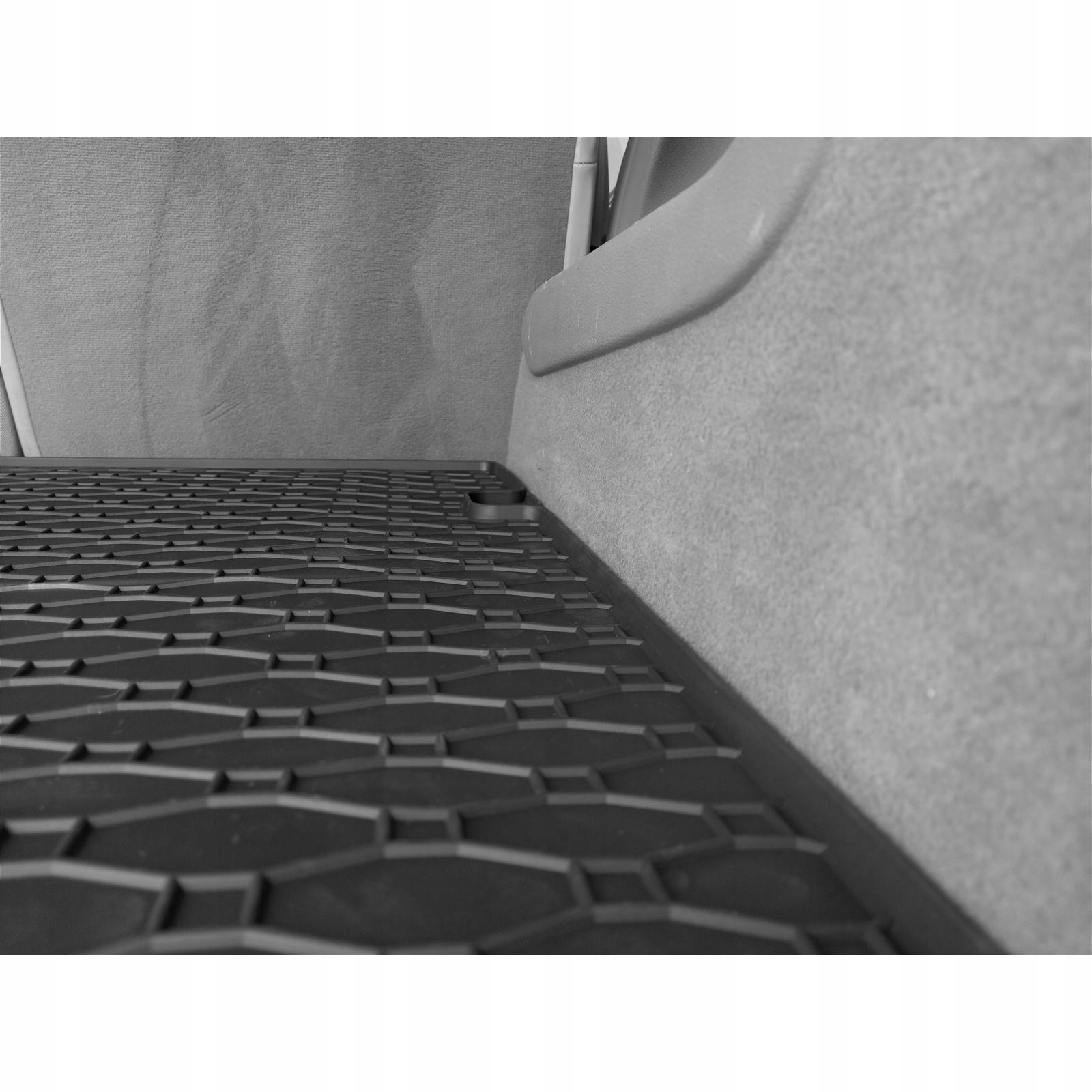 Zestaw dywaników do AUDI Q7 5 miejsc od 2007 do 2015 Numer katalogowy producenta 900194402117