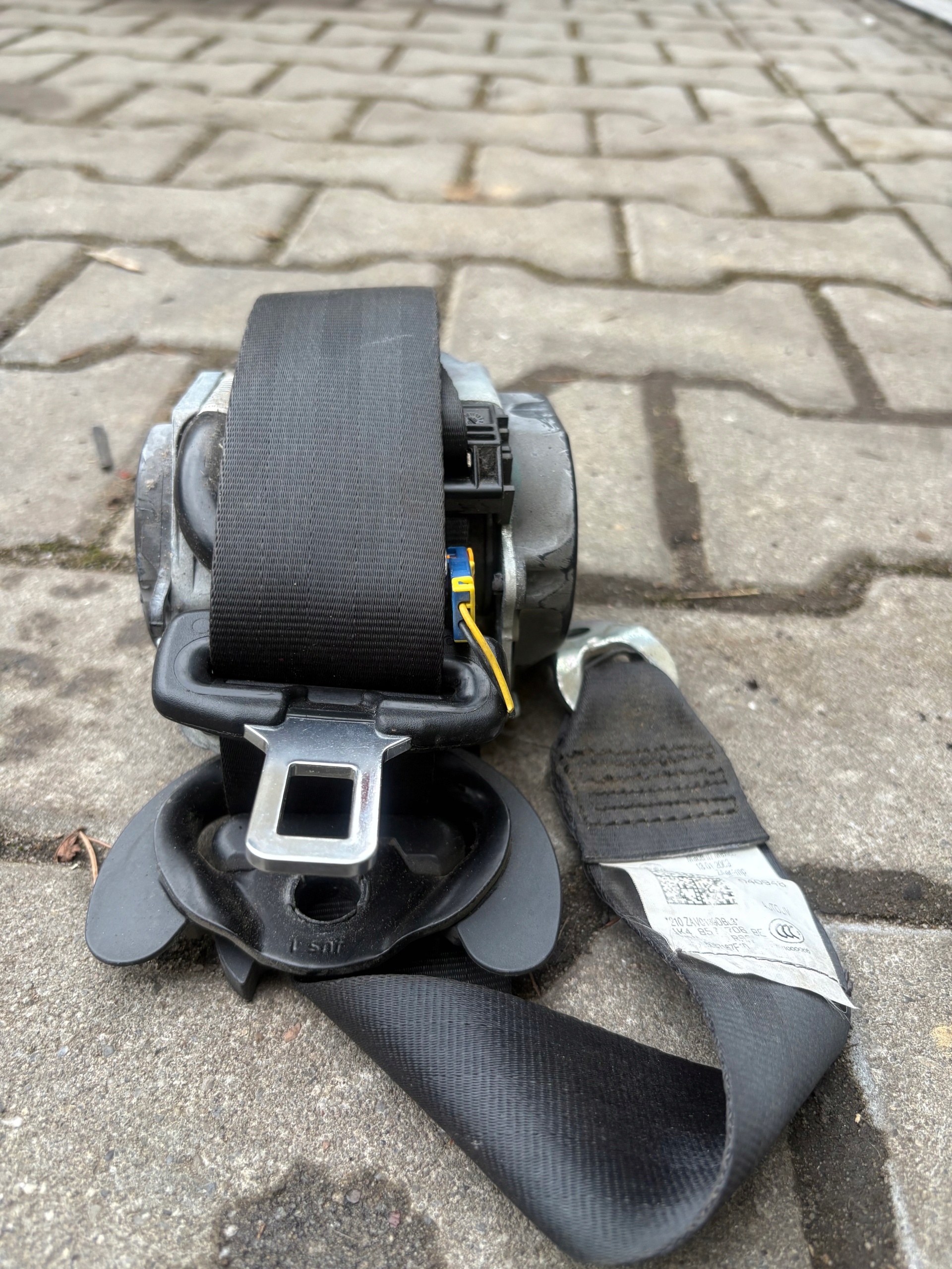 VW GOLF V KOMBI VARIANT tension belt safety front front right 1K4857706BE