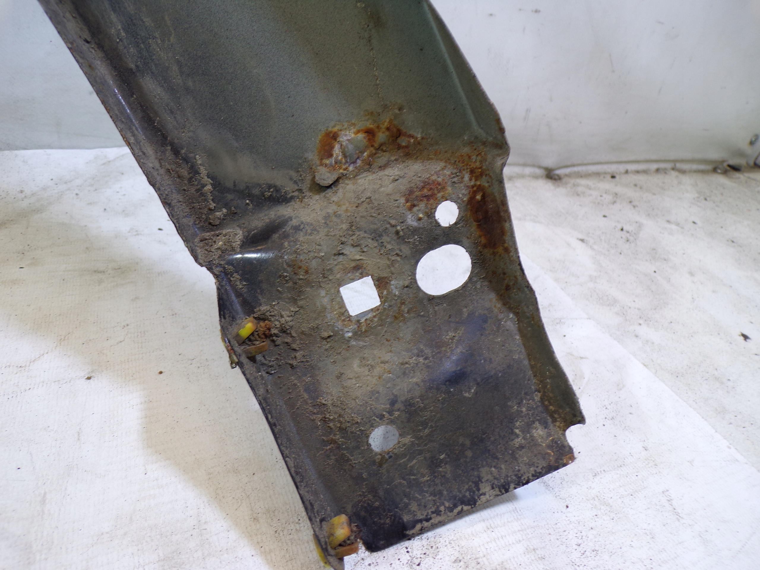 fender right front VOLVO V50