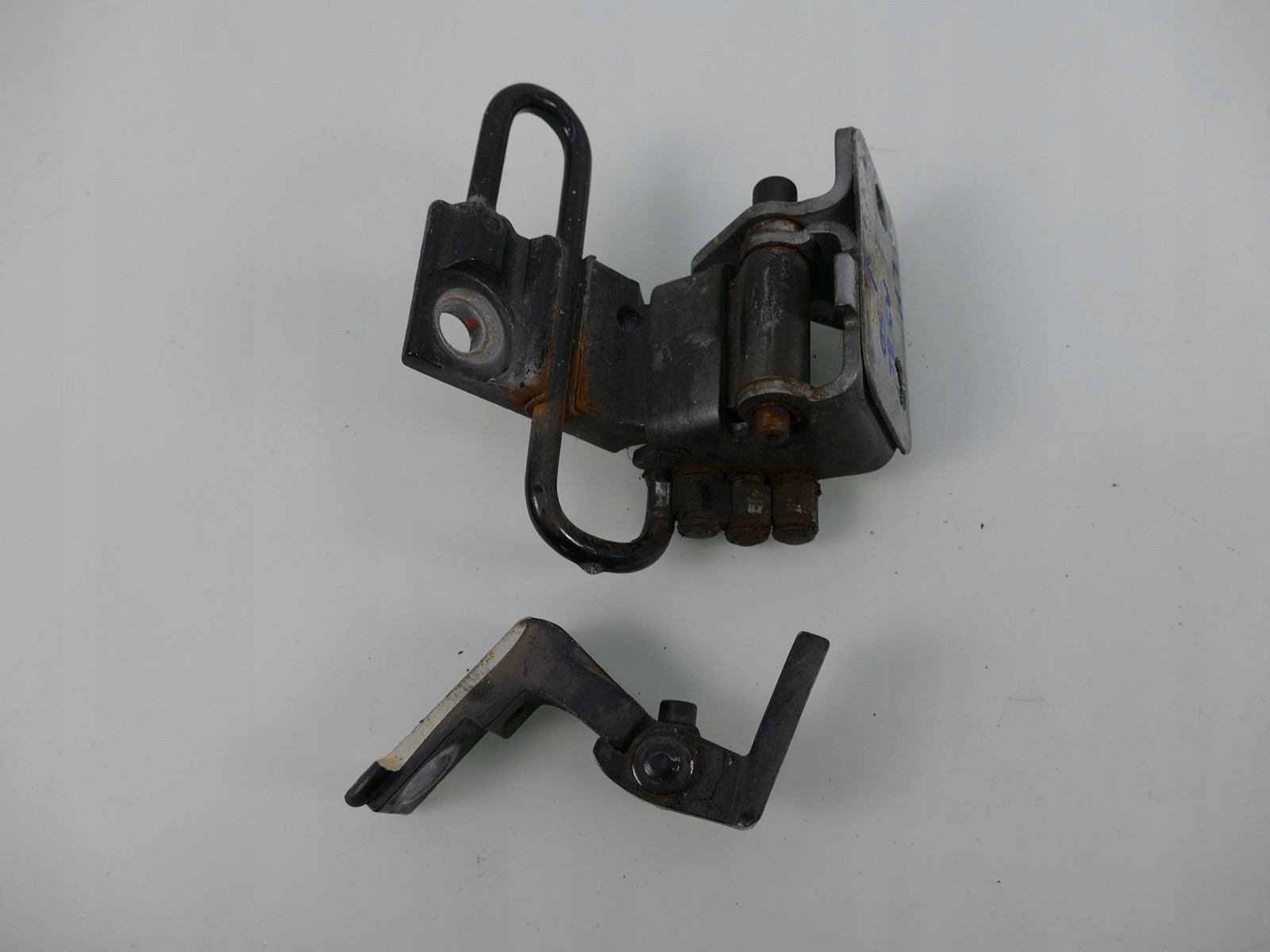 4B0831411B - AUDI A3 8L Дверні петлі лівий передній LZ9W 5-дверний