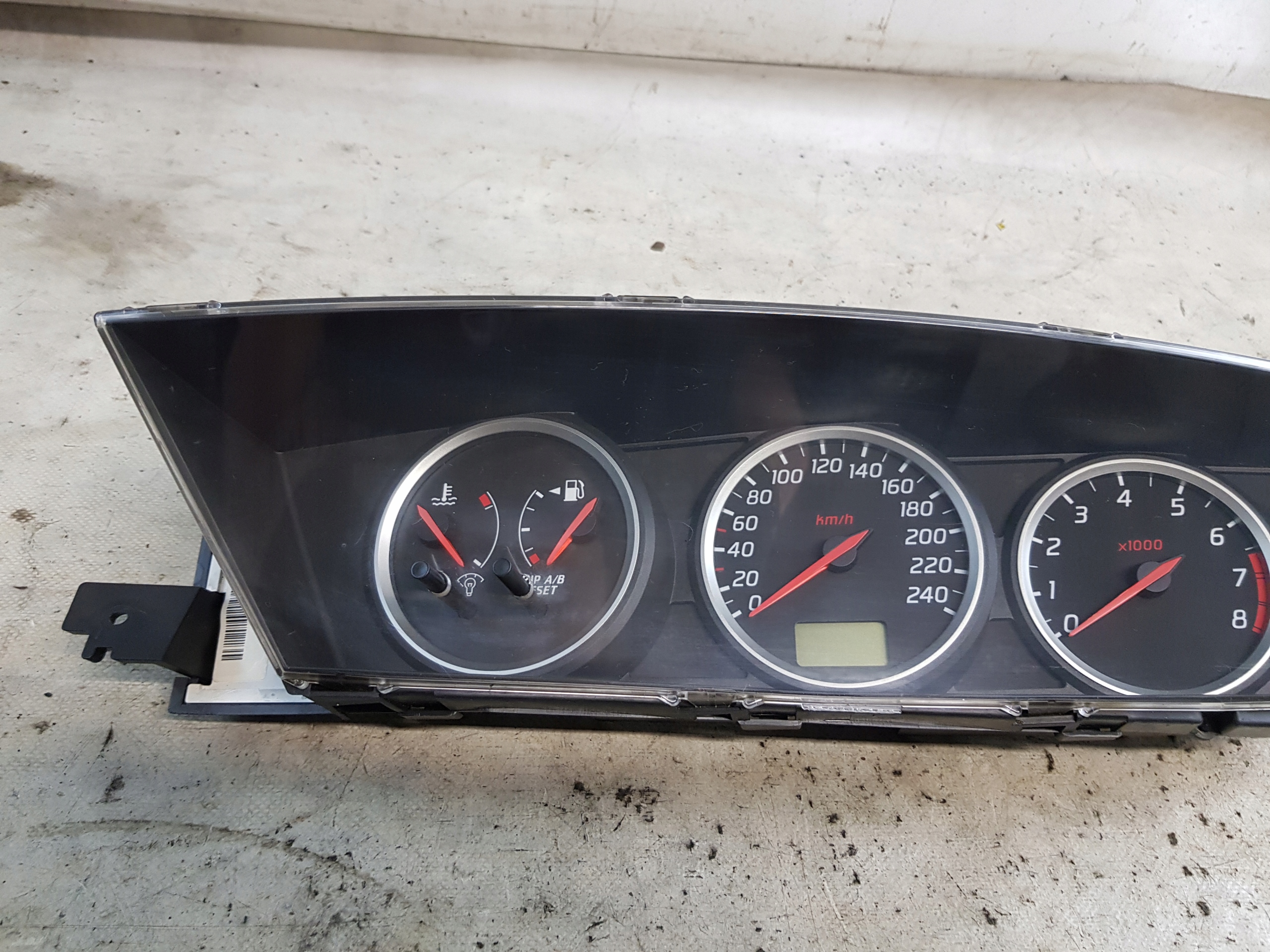 dials dials NISSAN PRIMERA P12 1.8B