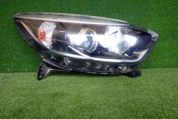 RENAULT CAPTUR 13- reflektor right light right