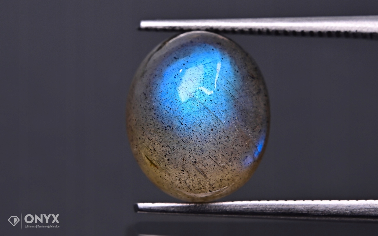 Labradorit kabošon A ovál 12x10 mm