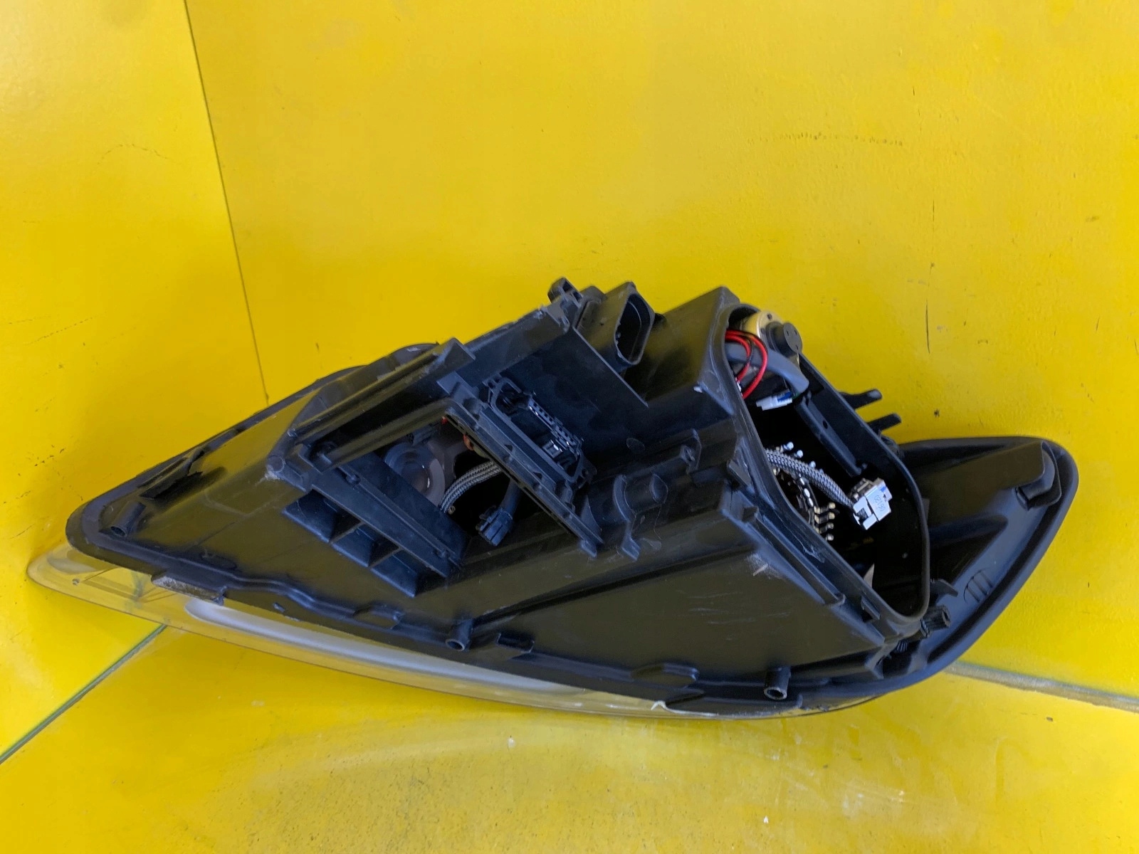 light right front Audi Q7 Xenon 05- 4L0941030M