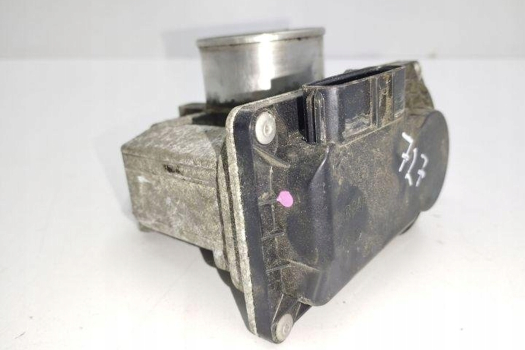 mazda oe R2AA136B0 ДРОССЕЛЬНАЯ ЗАСЛОНКА