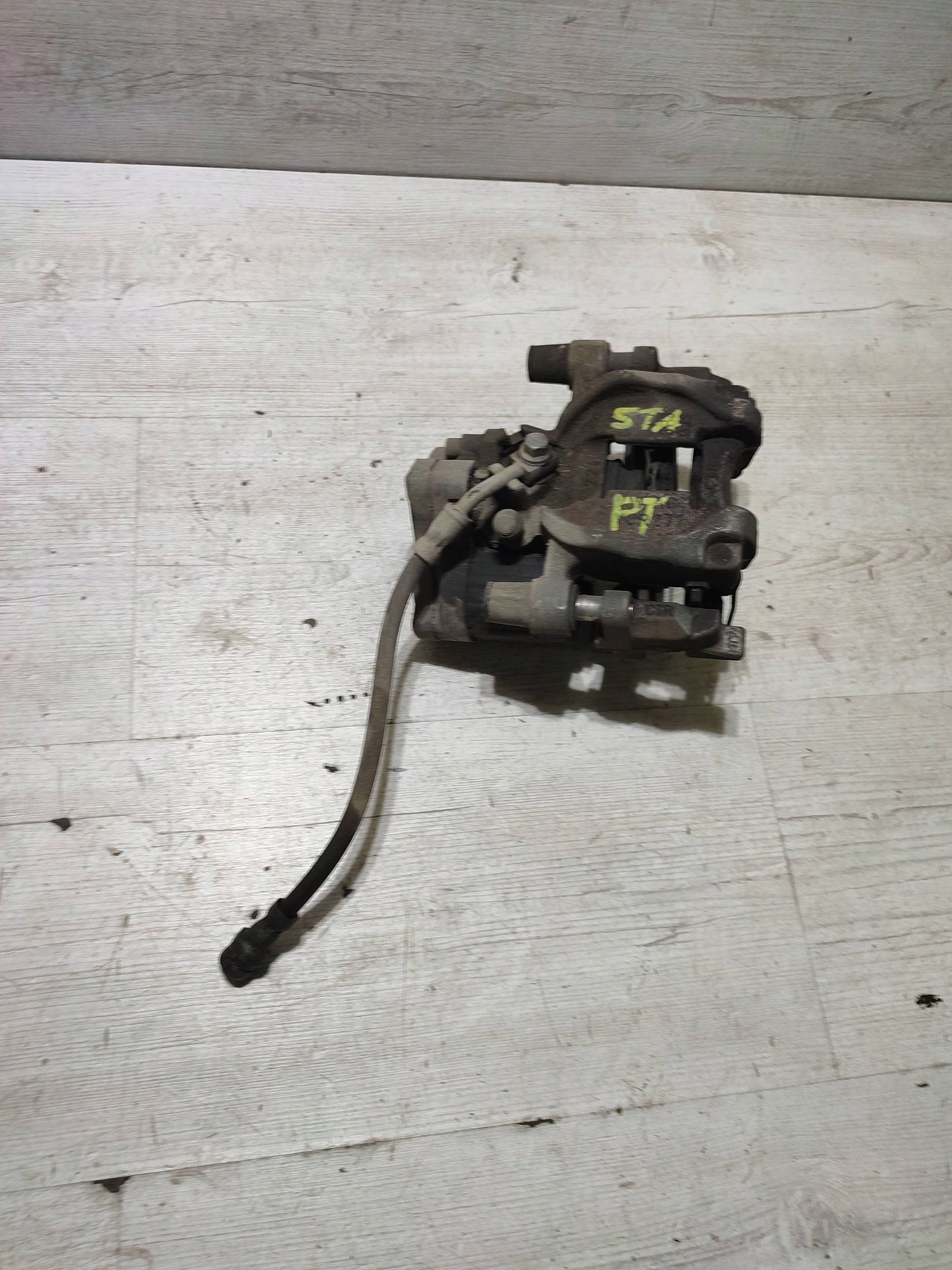 Volkswagen Touran III 20r 5TA rear part side right caliper