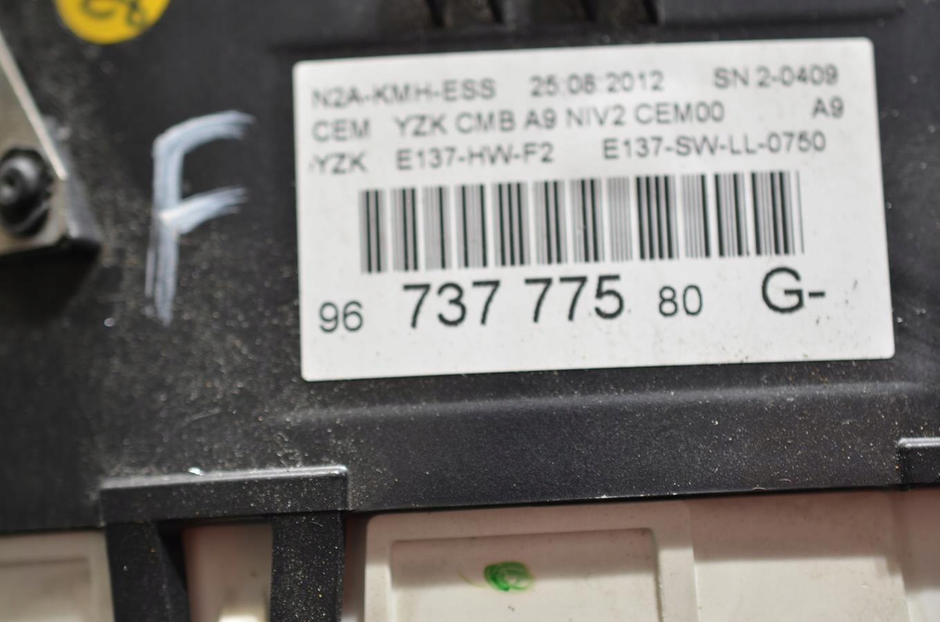 dials 1.2 VTI PEUGEOT 208 and
