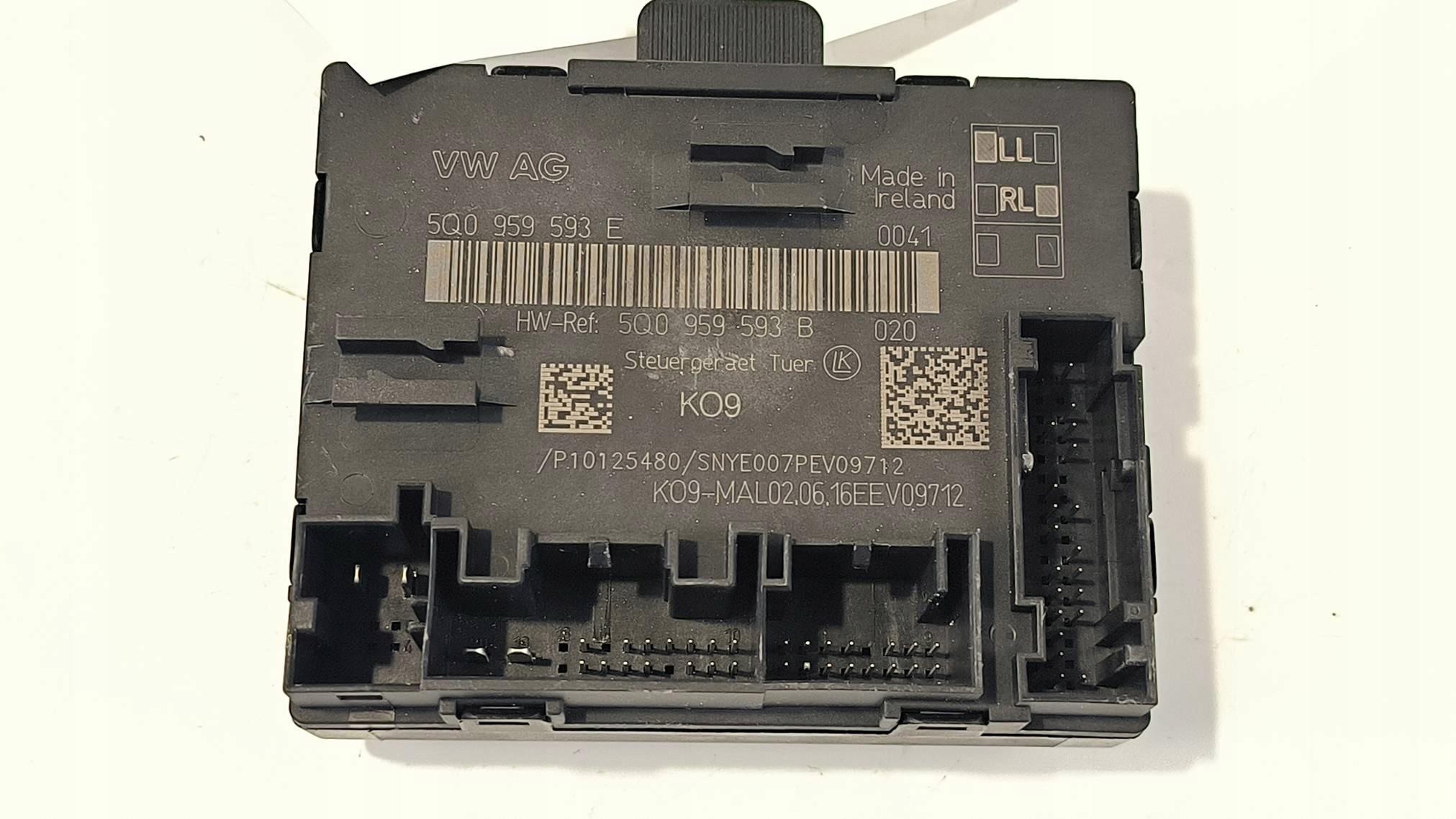 module door 5Q0959593E VOLKSWAGEN PASSAT B8